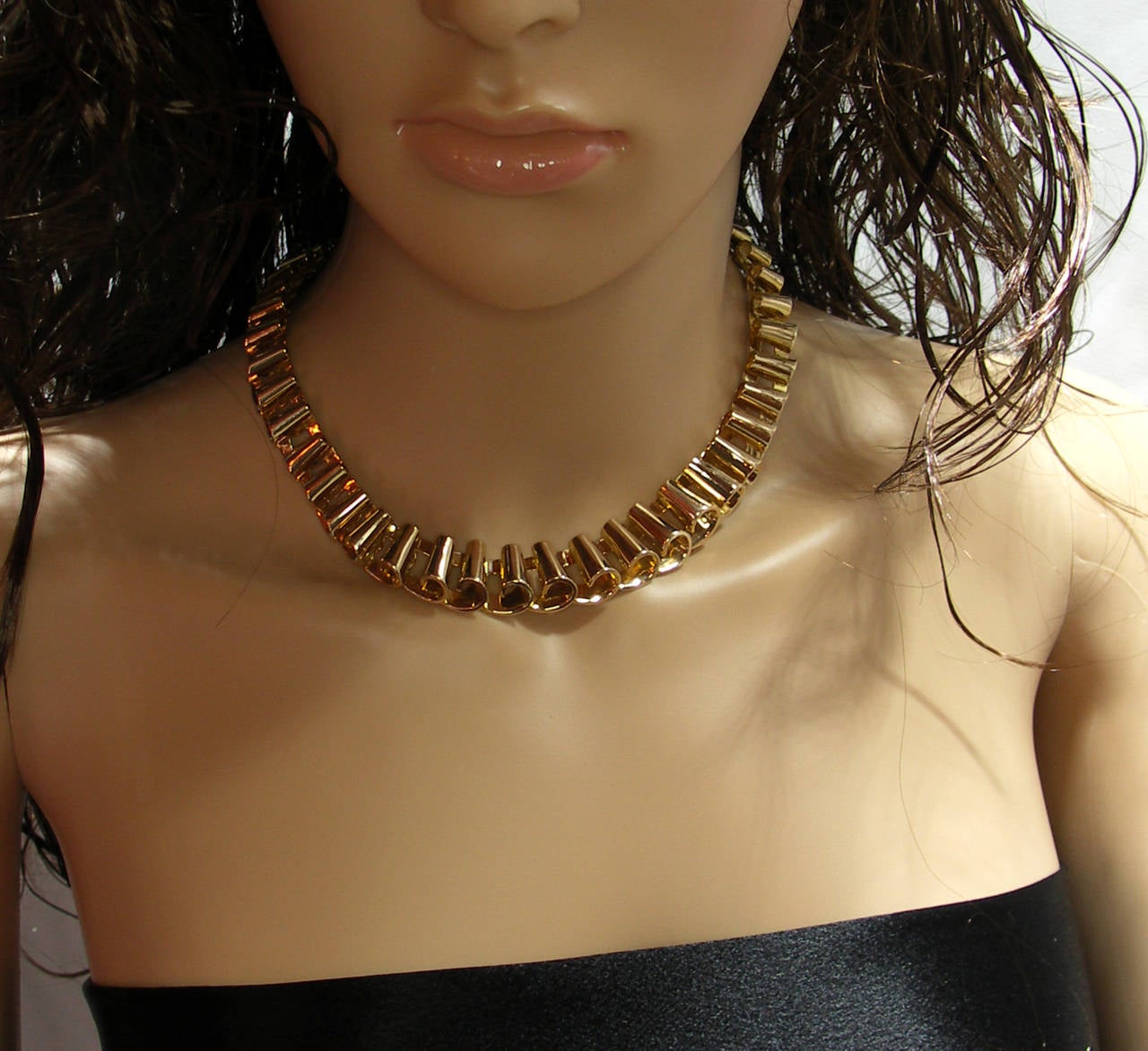 French Gold Ribbon Design Necklace In Excellent Condition In Palm Beach, FL
