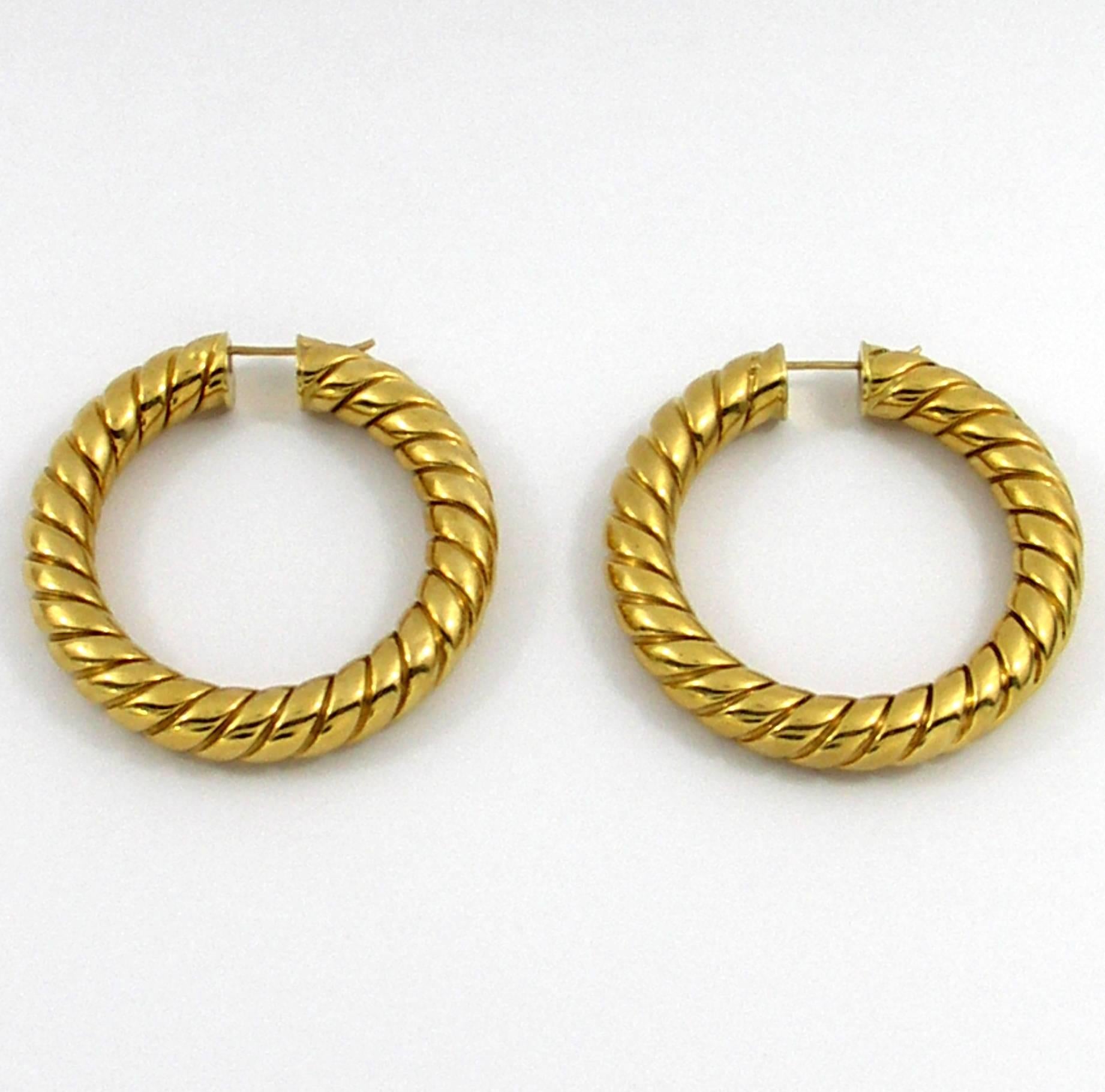 Large Twisted Rope Design Gold Earrings In Excellent Condition In Palm Beach, FL