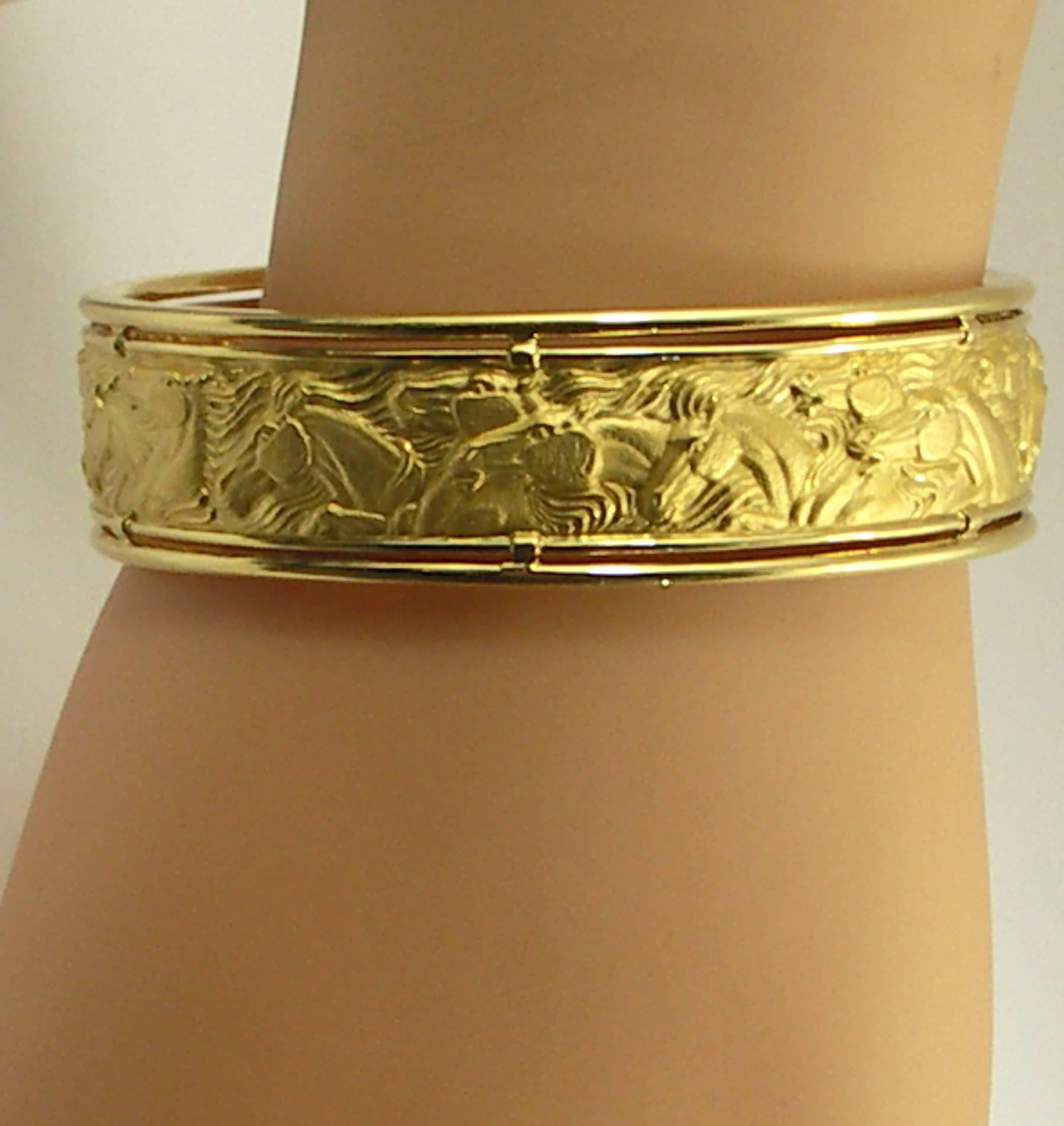 Carrera y Carrera Gold Cuff Horses in Relief 1