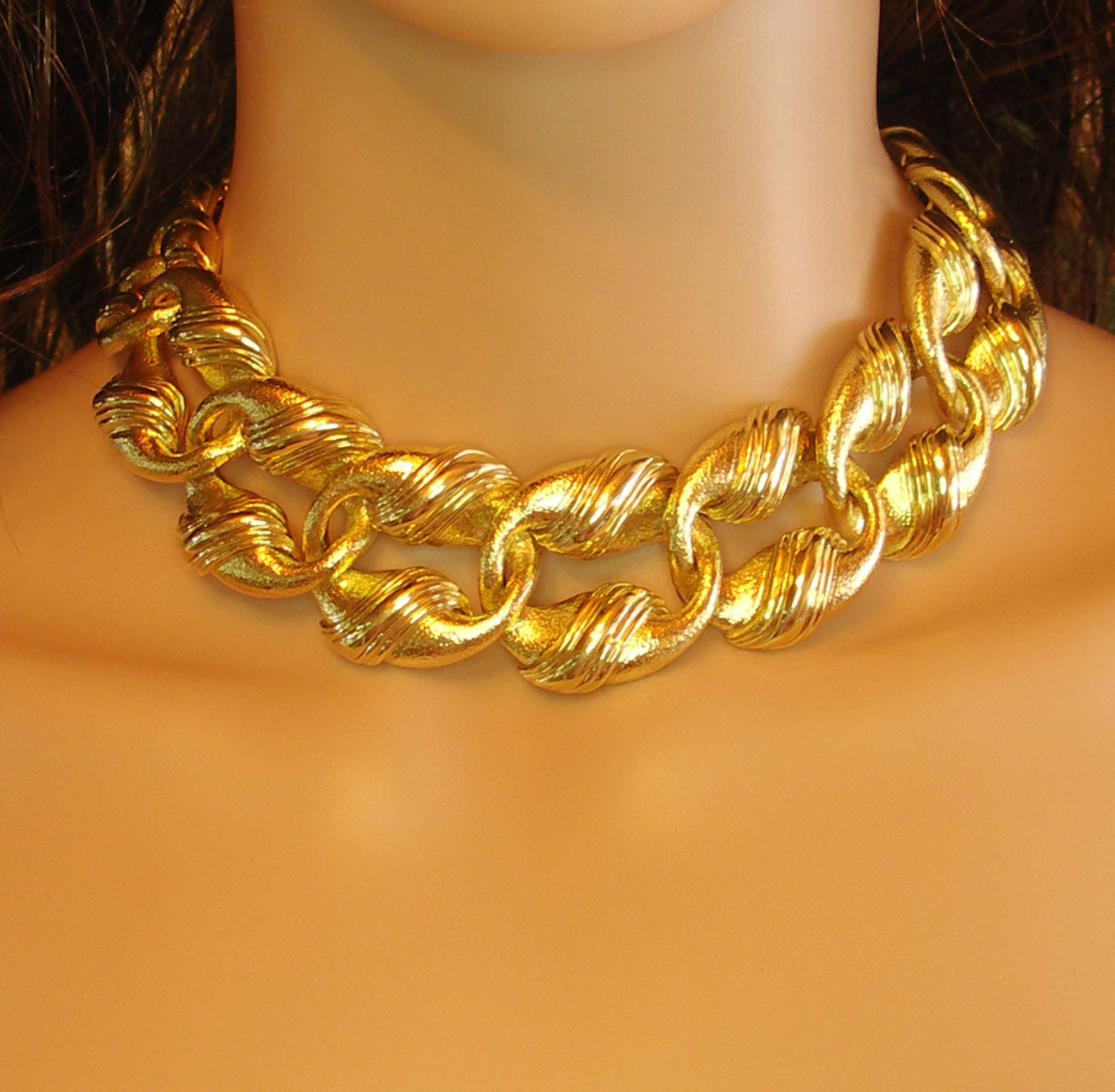 David Webb Gold Link Necklace In Excellent Condition In Palm Beach, FL