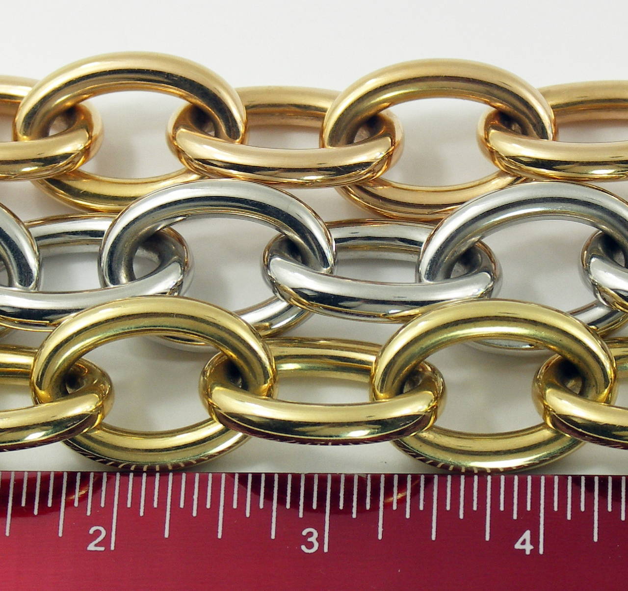 White Gold Cable Link Bracelet In Excellent Condition In Palm Beach, FL