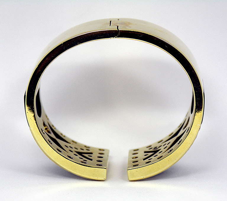 Ladies Gold, Onyx and Diamond Cuff Bangle In Excellent Condition In Palm Beach, FL