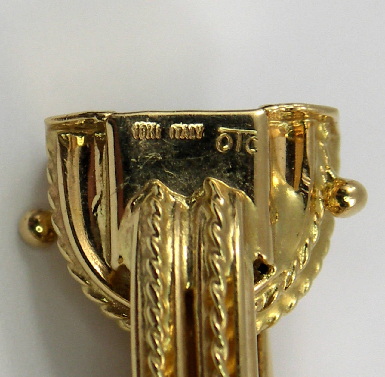 Large Gold Link Necklace 1