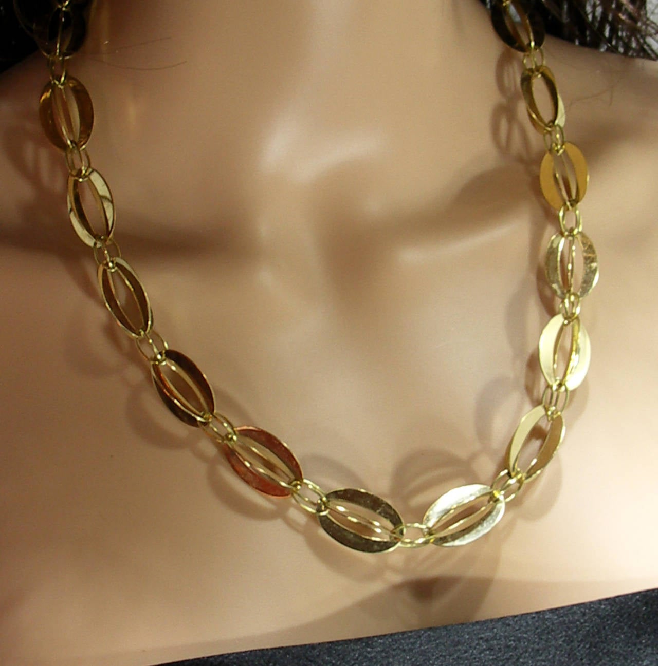 Stefani Open Link Gold Necklace In Excellent Condition In Palm Beach, FL