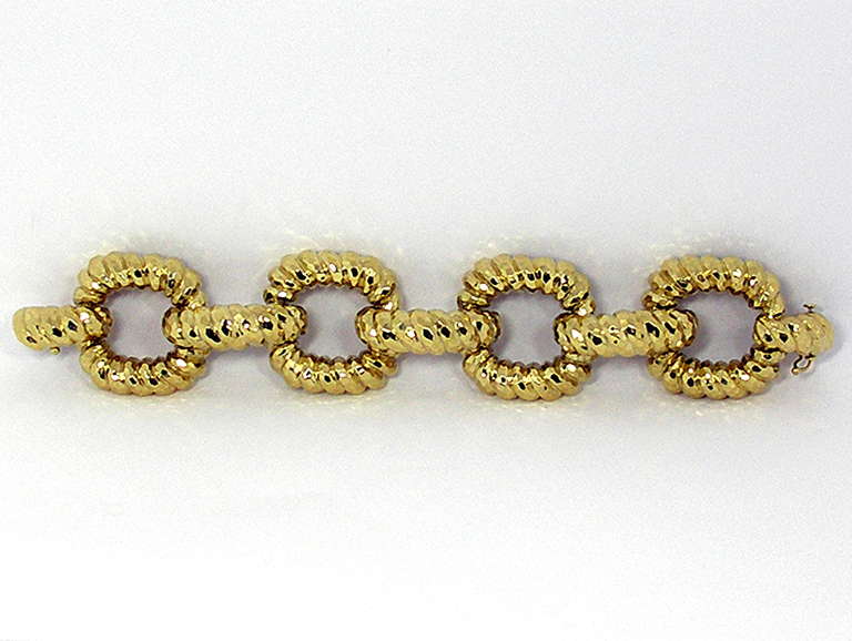 Large Gold Open Link Bracelet with Hammered Finish In Excellent Condition In Palm Beach, FL