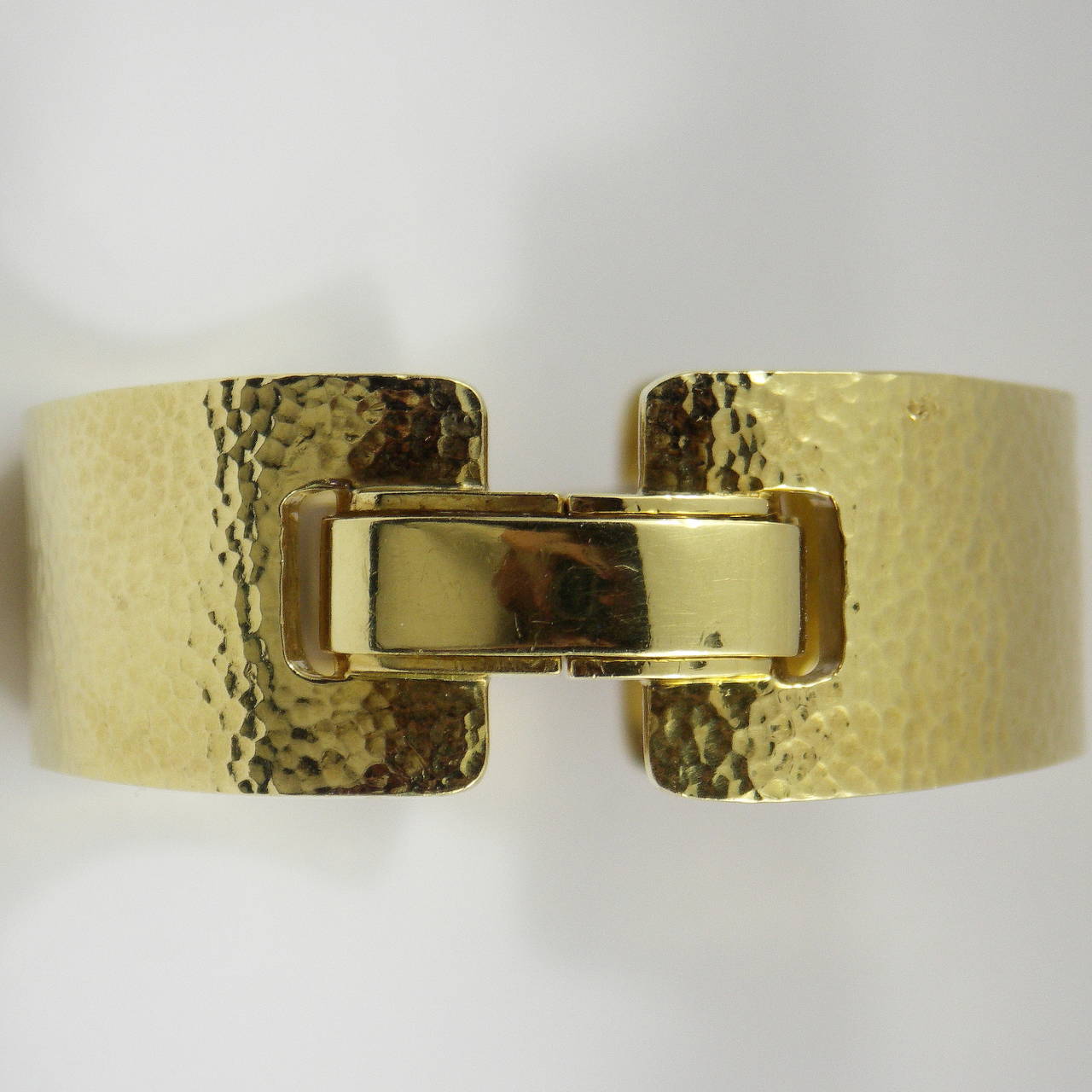 Classic Design Hammered Gold Cuff with Diamond Connector In Excellent Condition In Palm Beach, FL