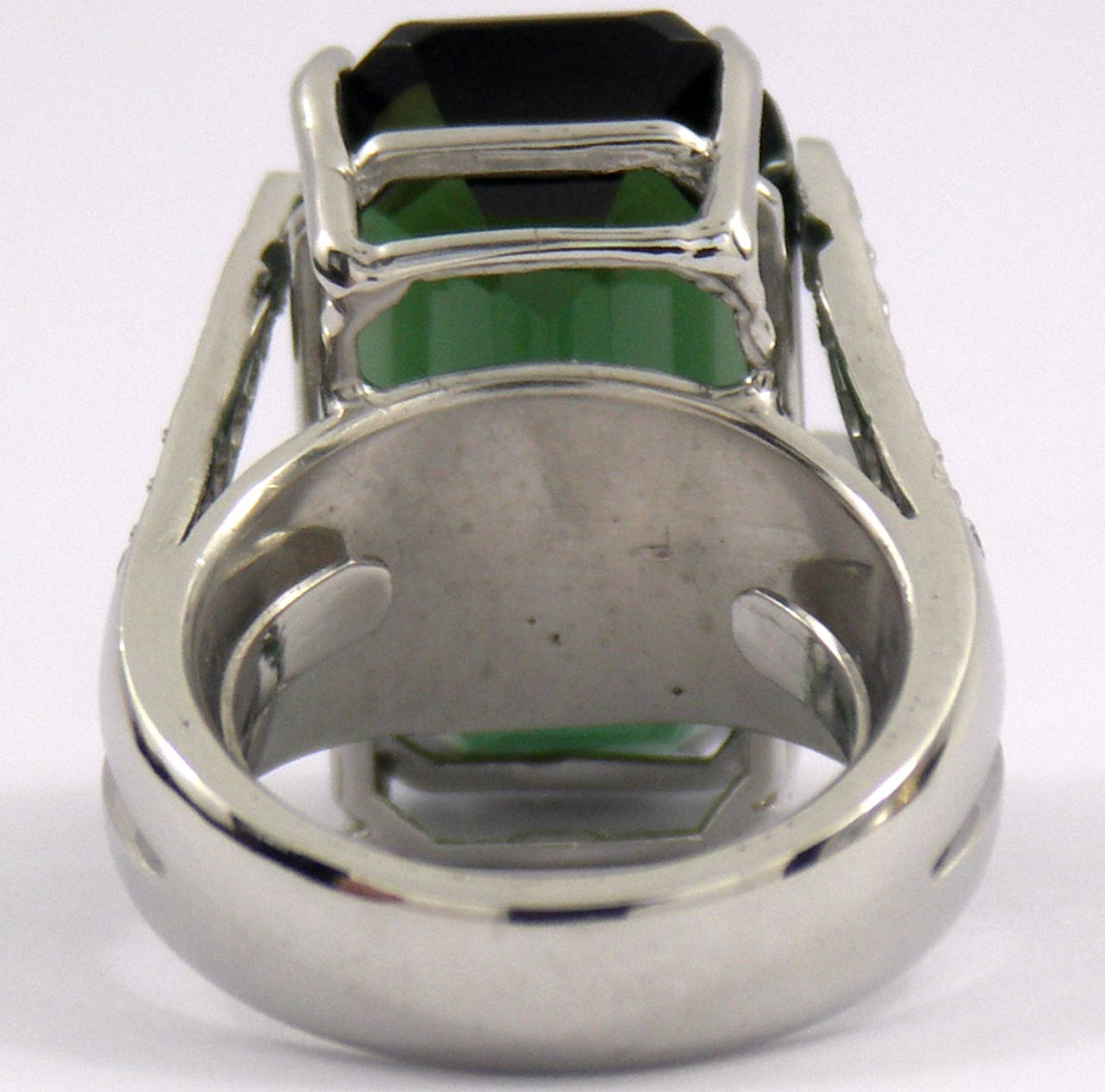 22 Carat Tourmaline Diamond Platinum Ring In Excellent Condition For Sale In Palm Beach, FL