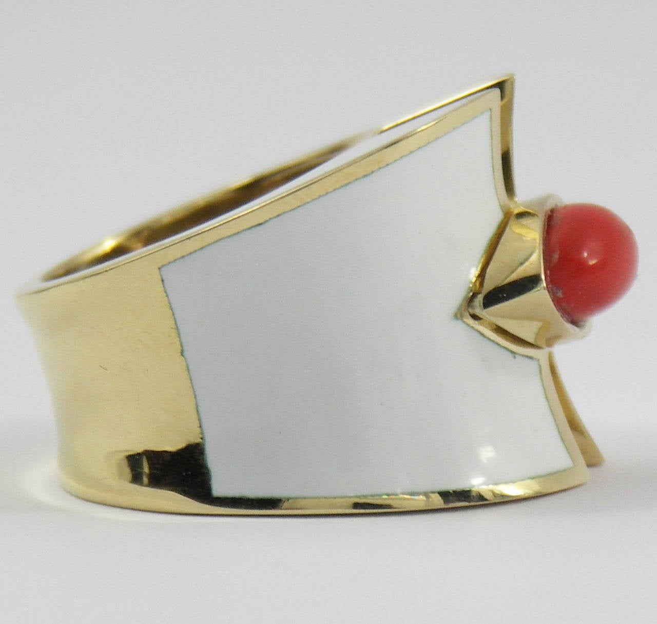 Women's Enamel Coral Gold Tapered Design Ring