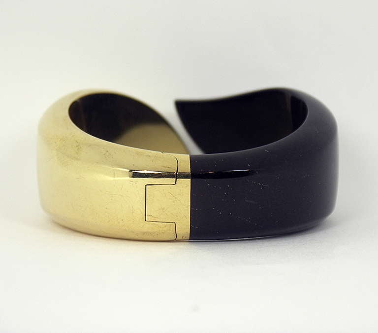 Tiffany and Co. Onyx and Gold Bracelet In Excellent Condition In Palm Beach, FL