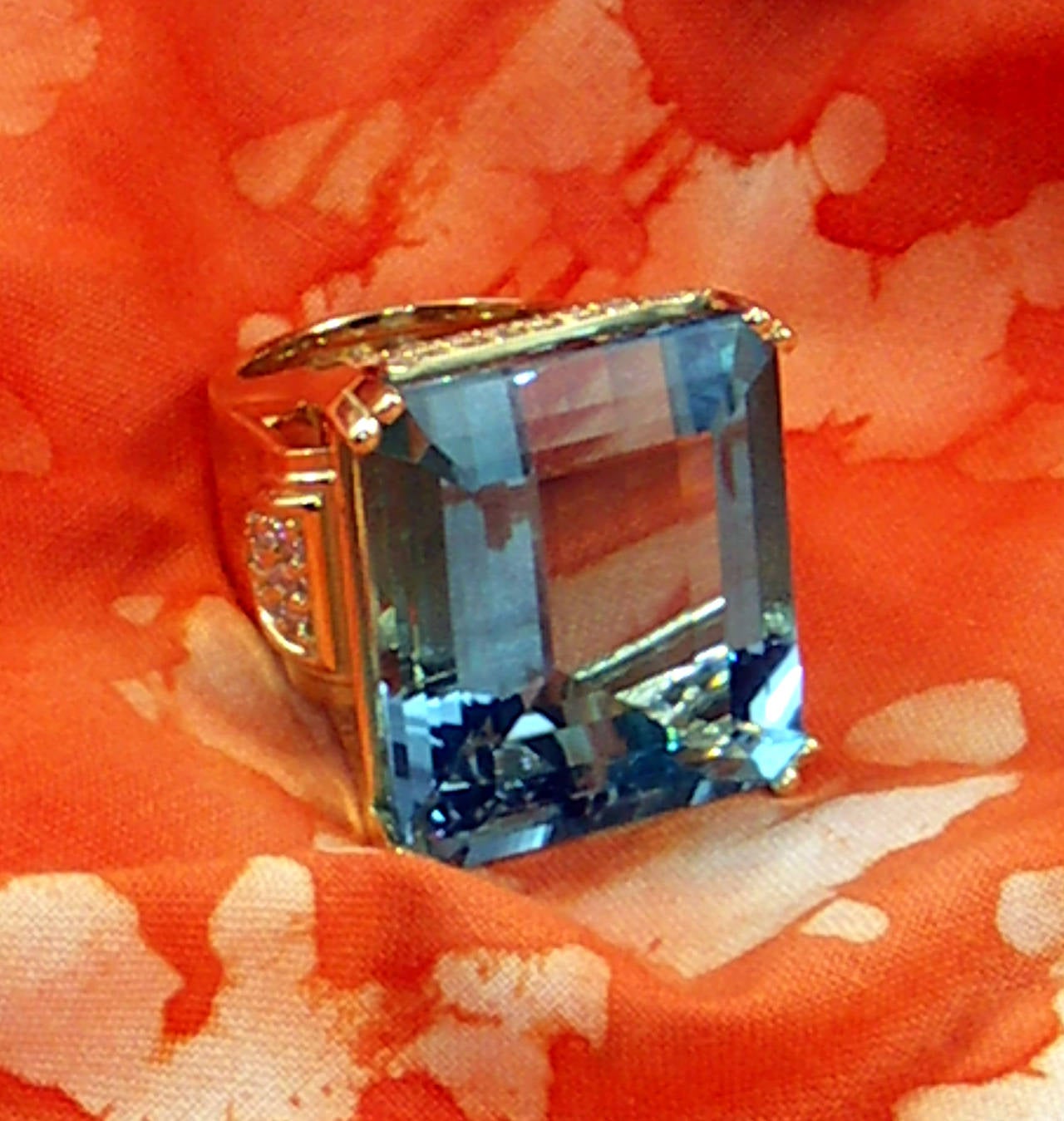 62.88 Carat Aquamarine Diamond Gold Cocktail Ring In Excellent Condition In Palm Beach, FL