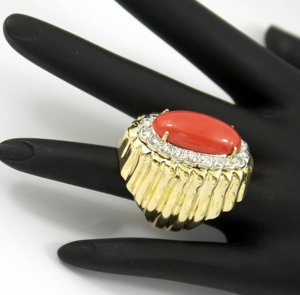 Coral Diamond Gold Cocktail Ring with Fluted Design In Excellent Condition In Palm Beach, FL