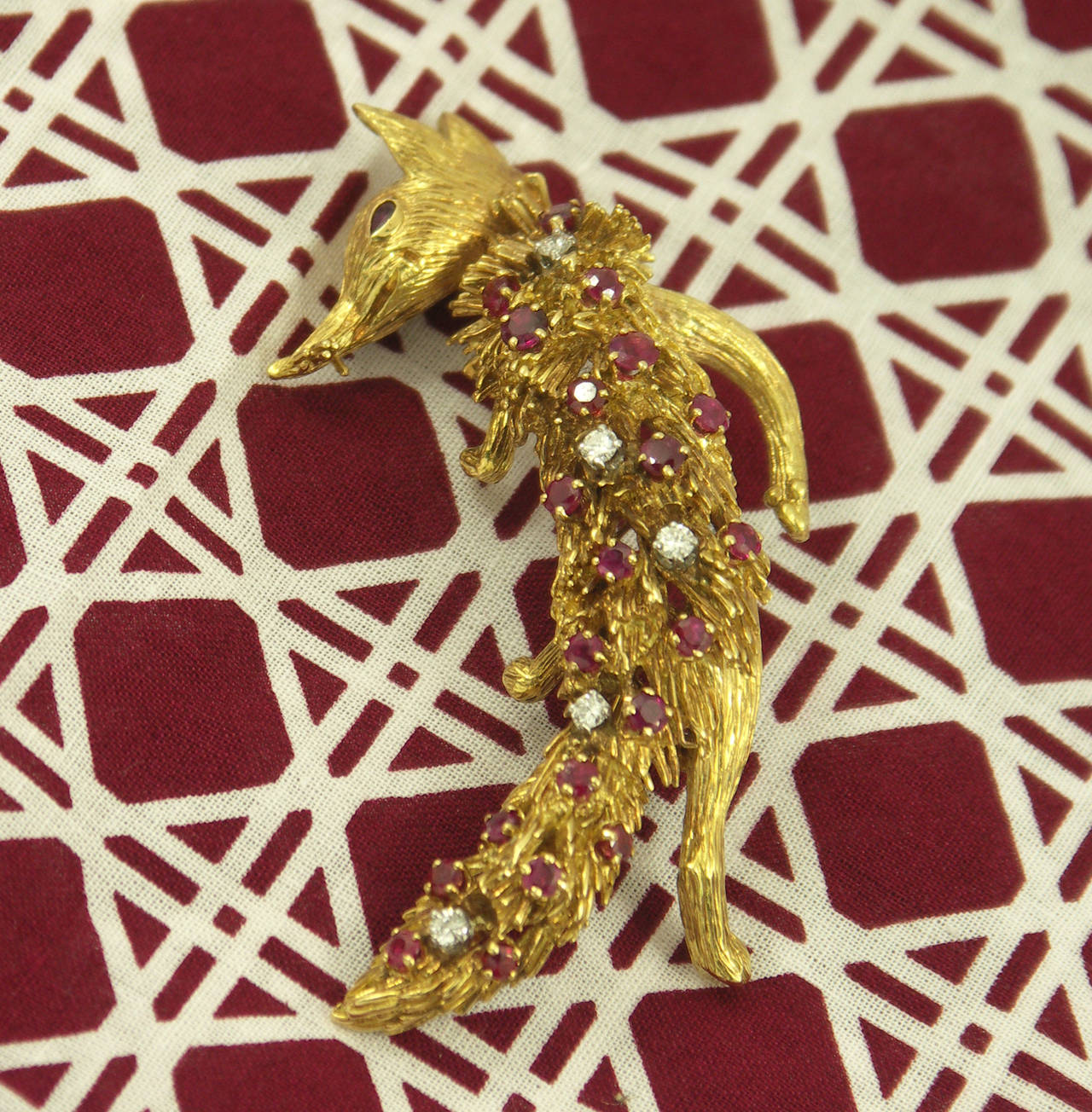 Fanciful Ruby Diamond Gold Fox Brooch In Excellent Condition In Palm Beach, FL