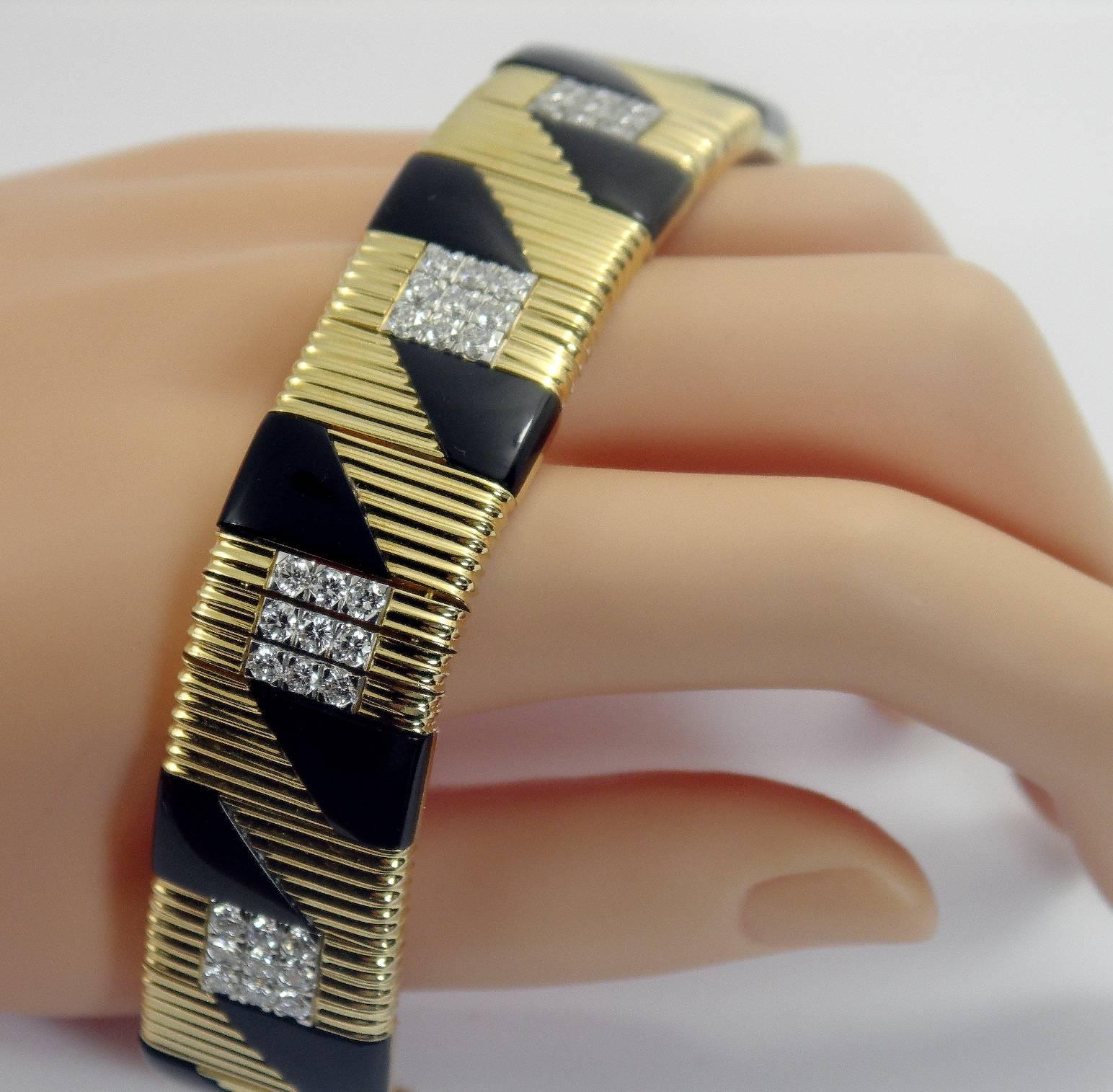 Diamond Gold Onyx Modern Bracelet In Excellent Condition In Palm Beach, FL