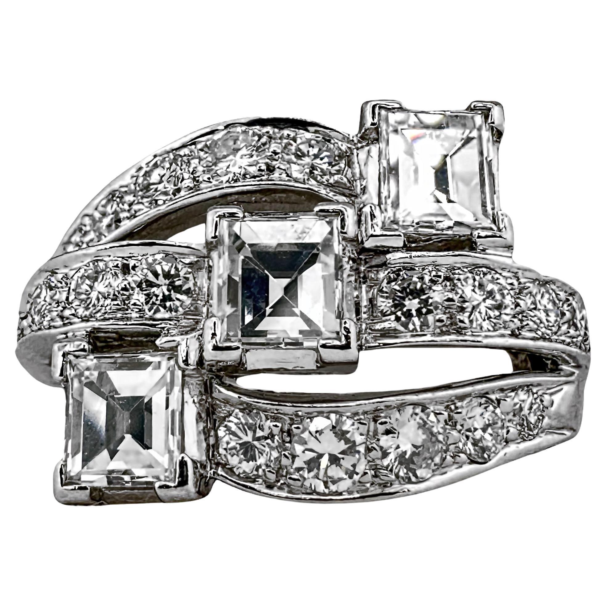 Eleganter Platin Art-Deco-Cocktailring aus Platin mit Diamanten im Spiegelschliff und Brillantschliff