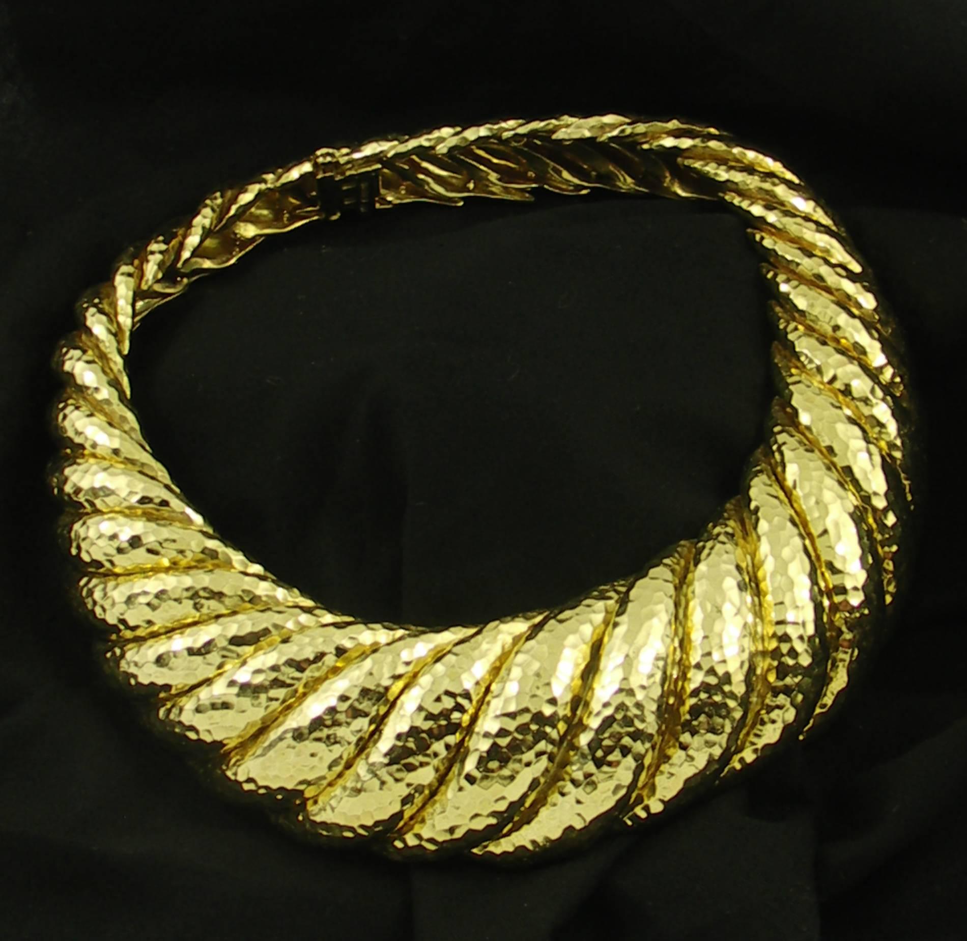 David Webb Hammered Gold Twisted Necklace In Excellent Condition In Palm Beach, FL