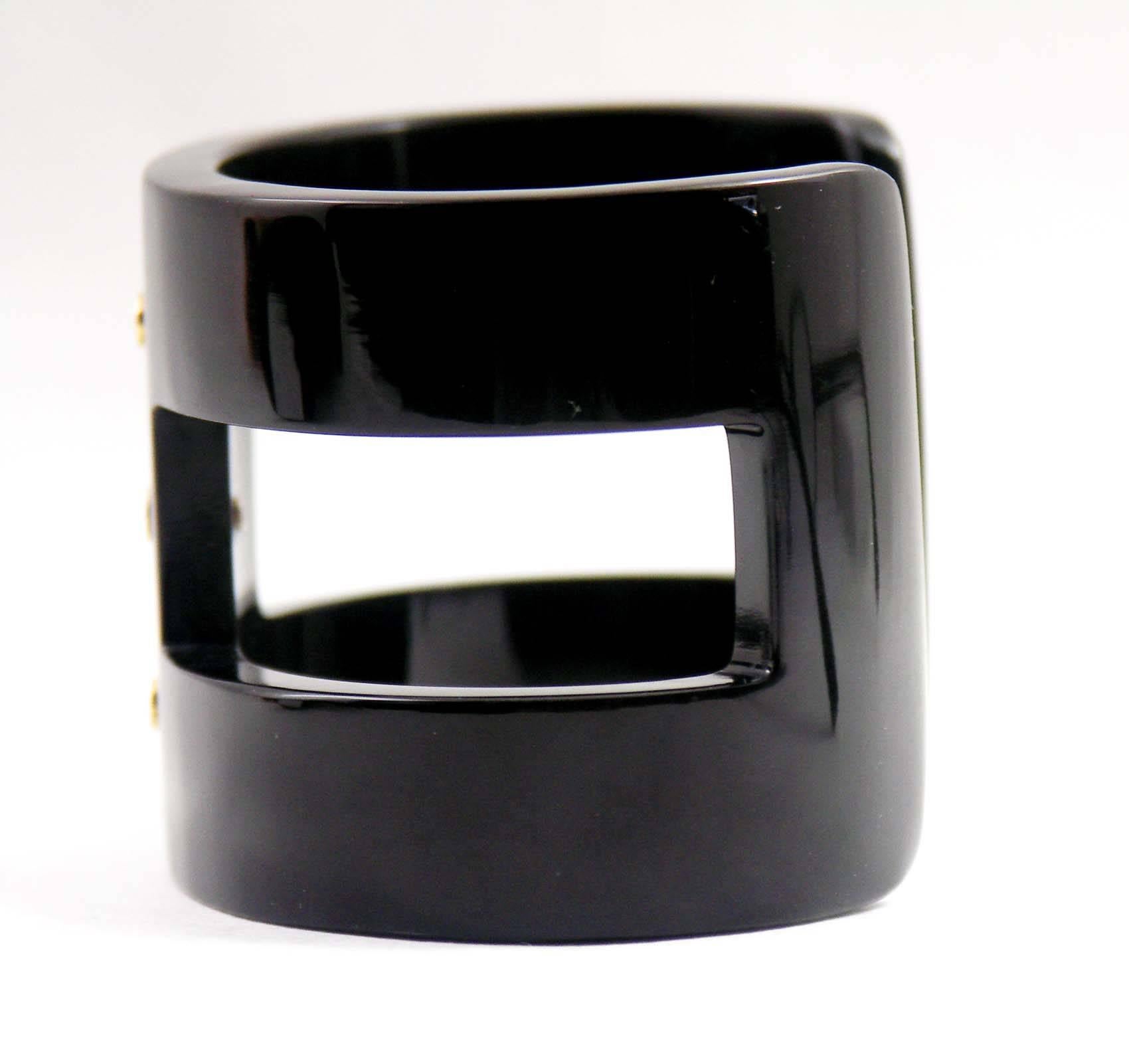 Black Horn Bracelet with Diamonds and Gold In Excellent Condition In Palm Beach, FL