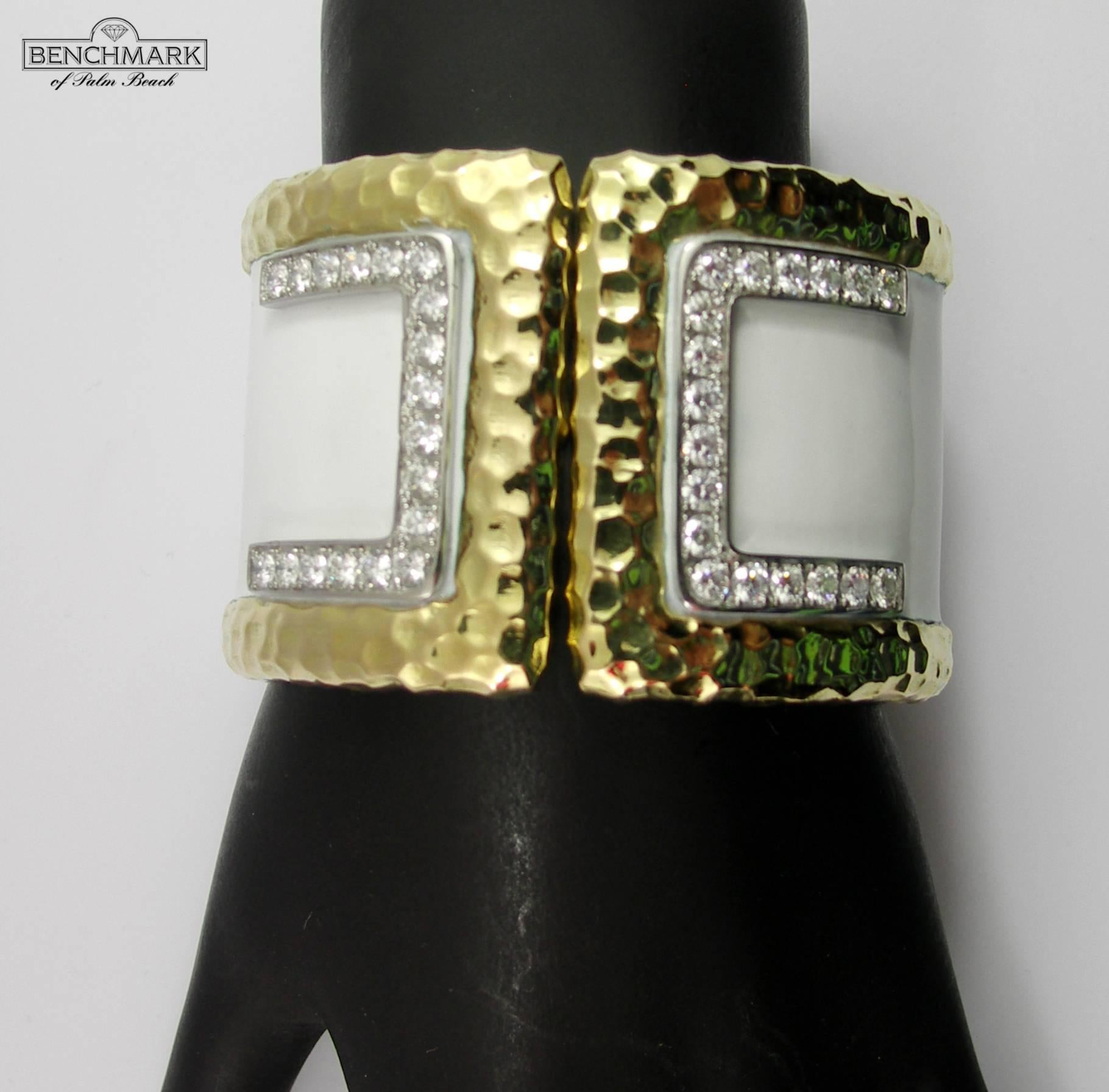 Wide Gold Cuff with Hammered Design and Diamonds In Excellent Condition For Sale In Palm Beach, FL