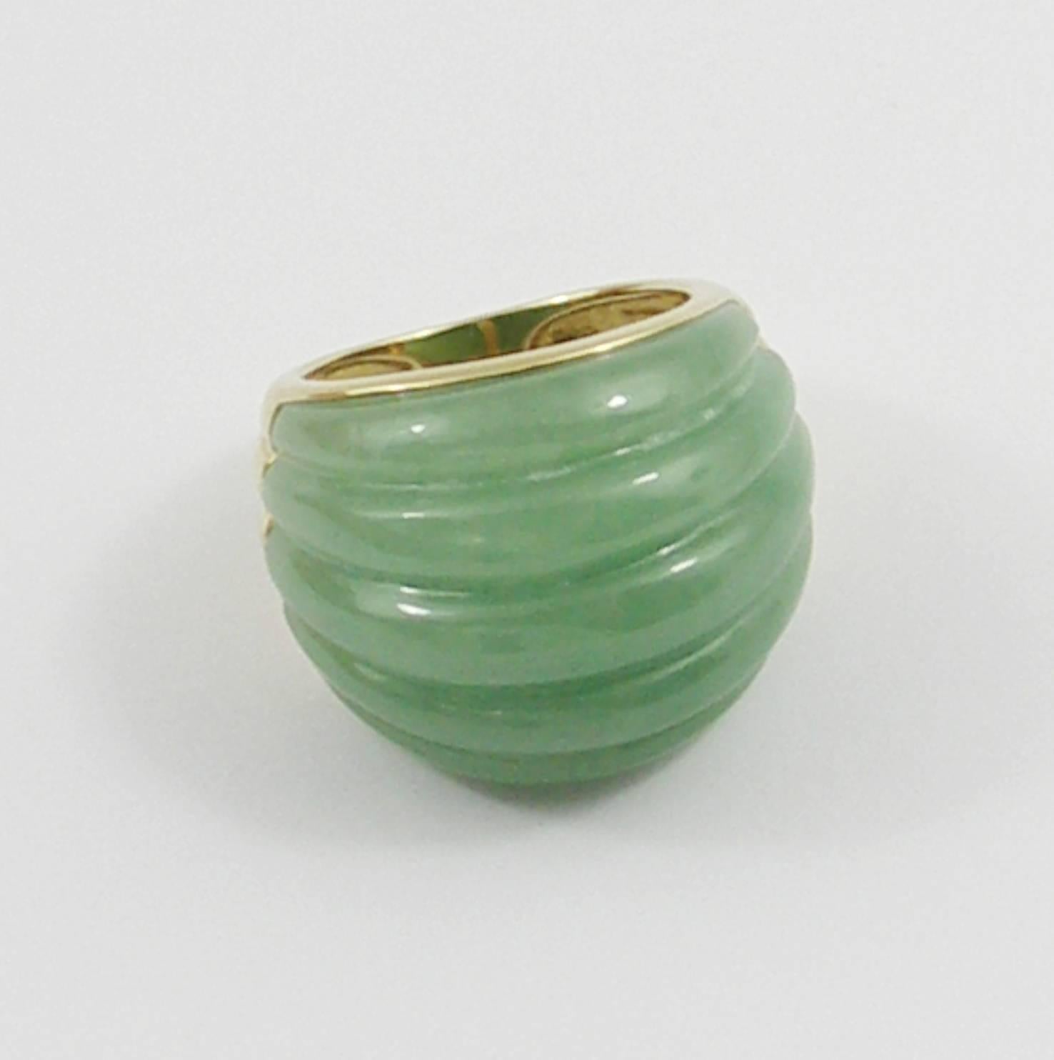 Yellow Gold and Jade Ring In Excellent Condition In Palm Beach, FL
