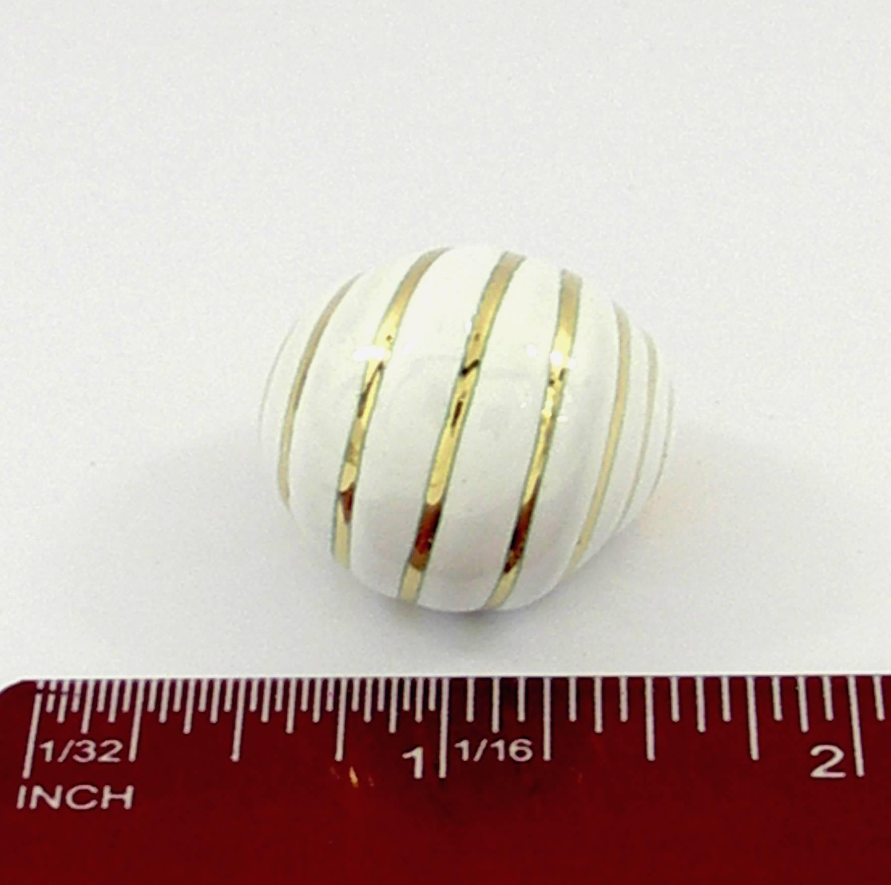 David Webb White Enamel and Yellow Gold Spiral Design Ring 5