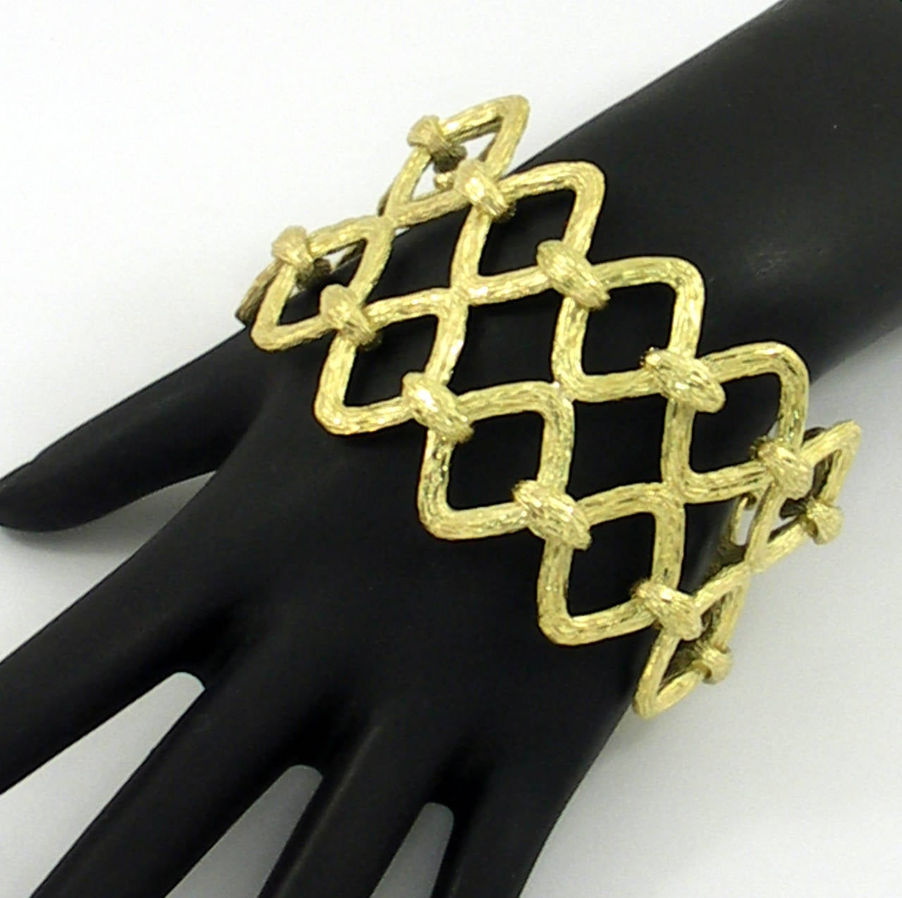 Tishman and Lipp Double Link Gold Bracelet In Excellent Condition In Palm Beach, FL