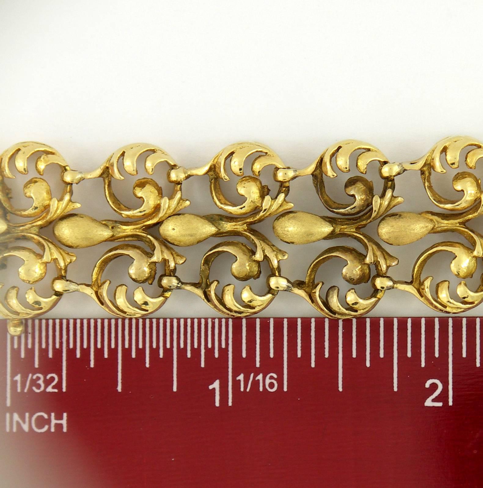 Gold Floral Design Link Bracelet 1