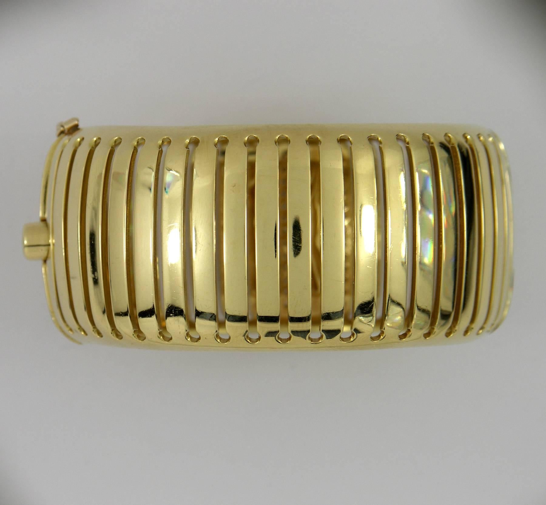 Gold and Diamond Birdacge Bangle In Excellent Condition In Palm Beach, FL