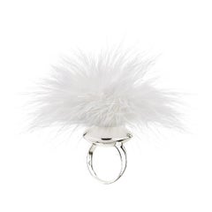 Betony Vernon Bague "Marabou Pleasure Puff Ring" en argent sterling 925 en stock