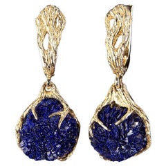 Pendants d'oreilles en or et cristaux azurites, pierre précieuse bleu profond