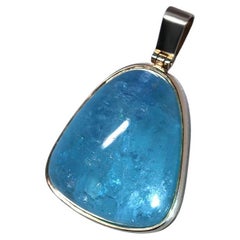 Pendentif unisexe en or jaune avec aigue-marine cabochon pierre précieuse bleue verte minimaliste 