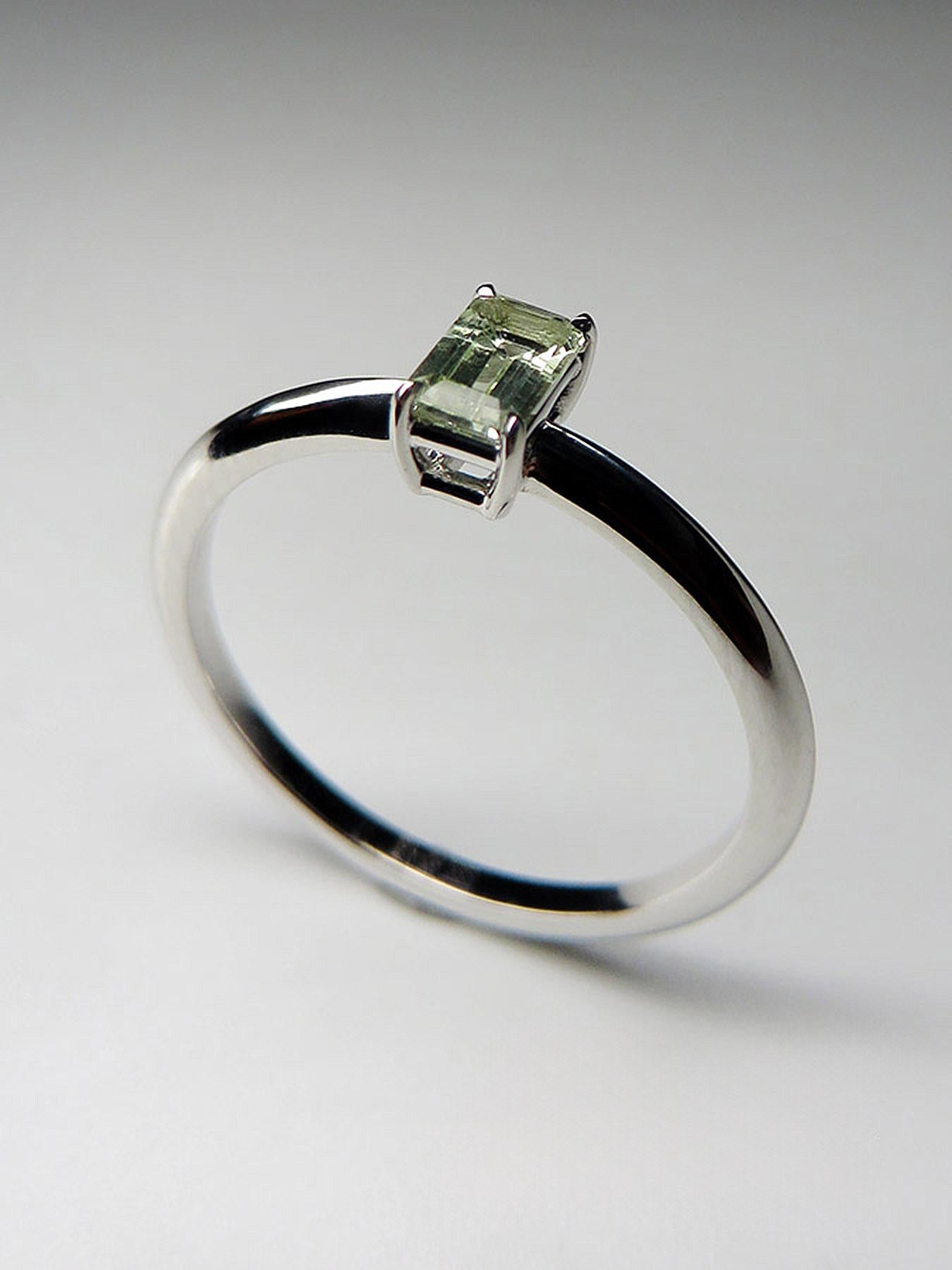 Artisan Heliodor Gold Ring Yellowish Green Beryl Unisex Engagement Minimalism Ring
