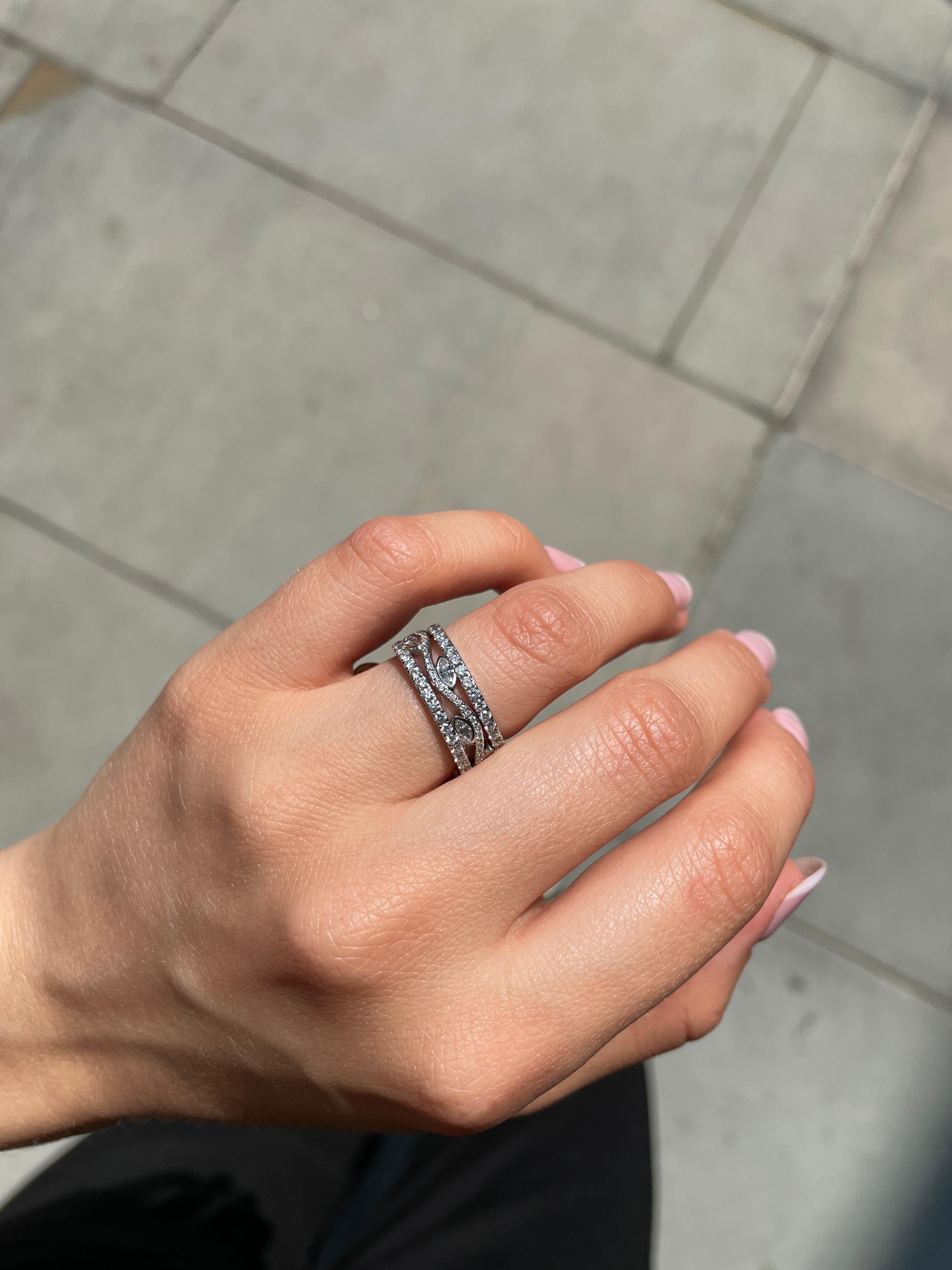 De Beers Diamant-Dauerring Platin, CIRCA 2020 (Marquiseschliff) im Angebot
