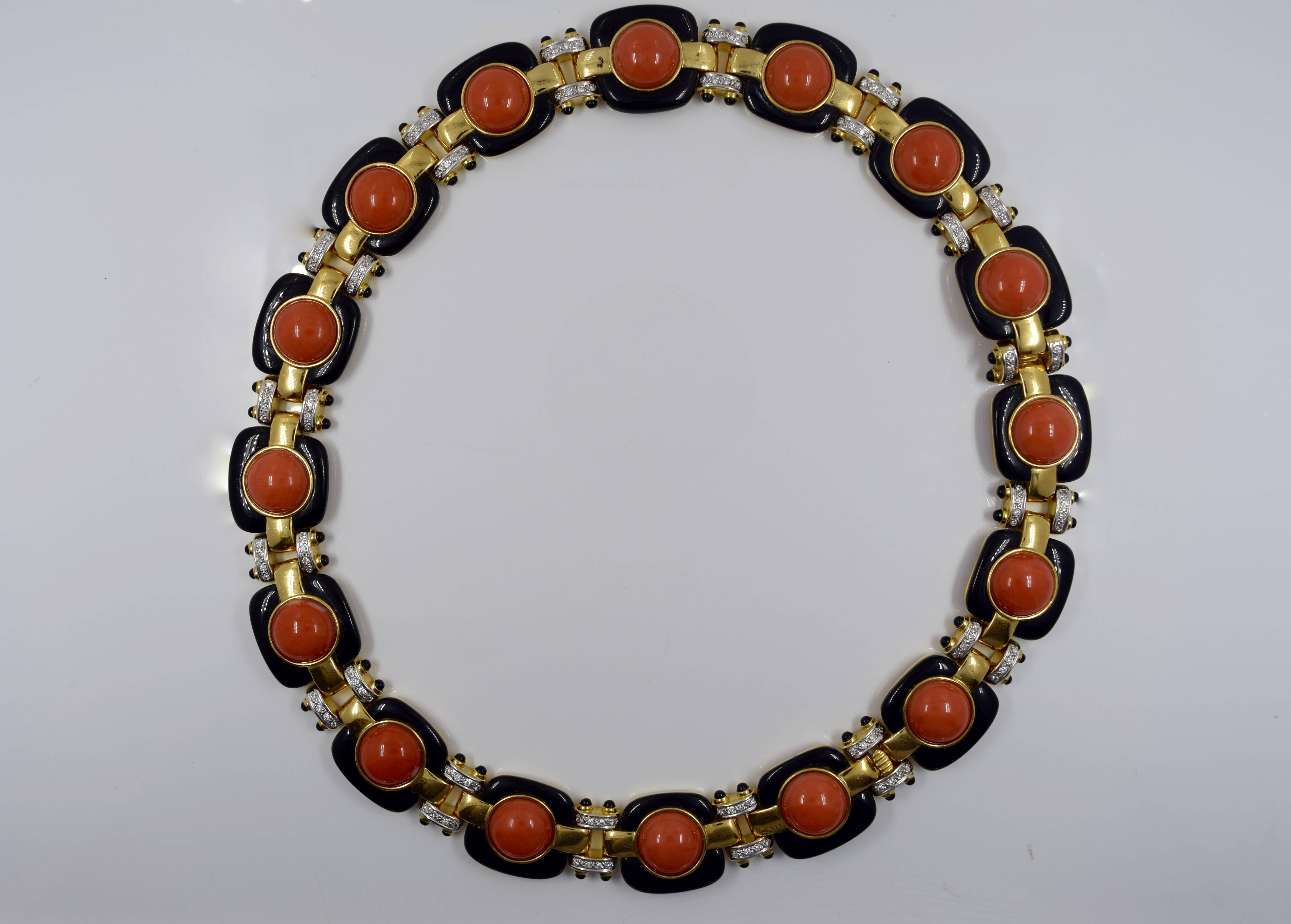 Coral Onyx DiamondGold Necklace Bracelet  and Earring 3 Piece Set In Excellent Condition For Sale In Miami, FL