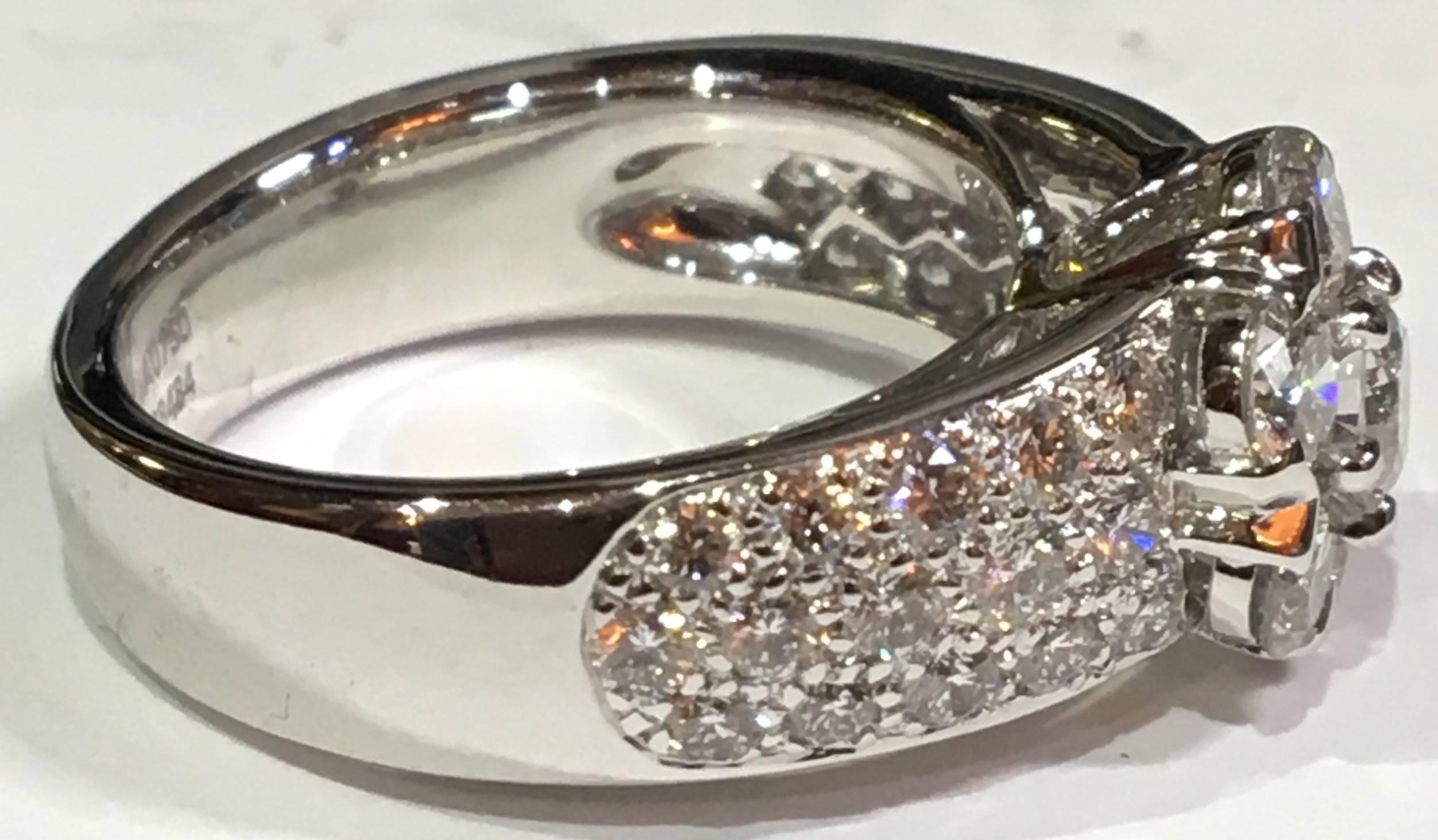 Women's or Men's Van Cleef & Arpels Large Diamond Fleurette Floral Ring For Sale