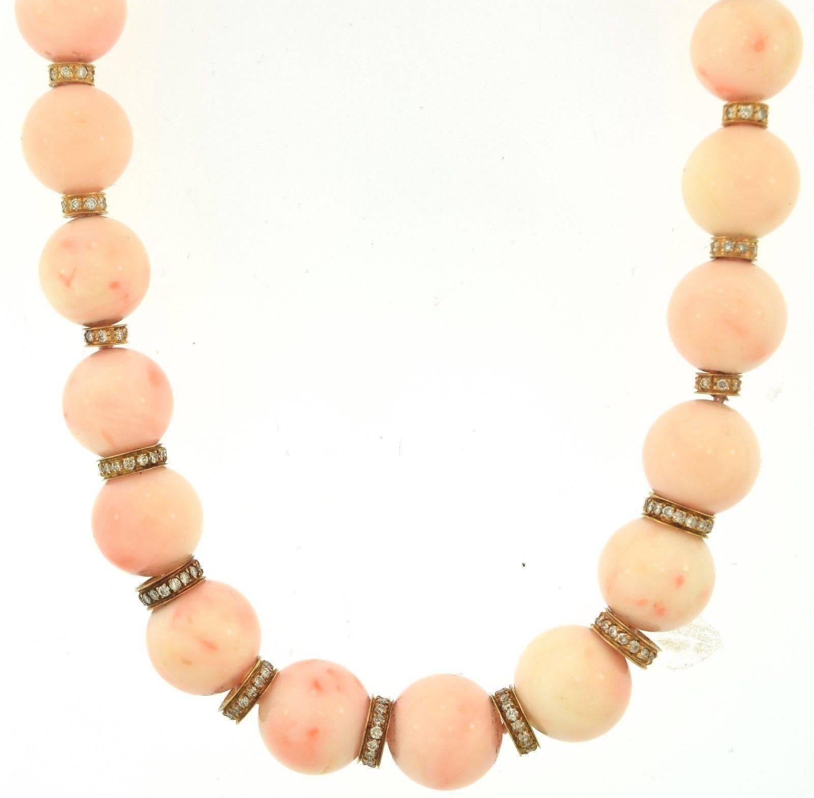 Angel Skin Coral and Yellow Gold Necklace with Diamonds In Excellent Condition For Sale In Miami, FL
