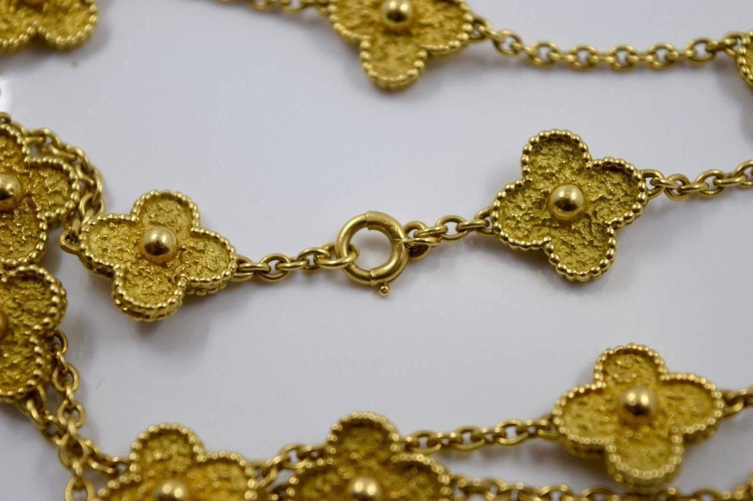 Van Cleef & Arpels Yellow Gold 20 Motifs Vintage Alhambra Necklace In Excellent Condition In Miami, FL