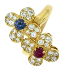 Van Cleef & Arpels Trefle Diamond Flower Ring with Ruby and Sapphire