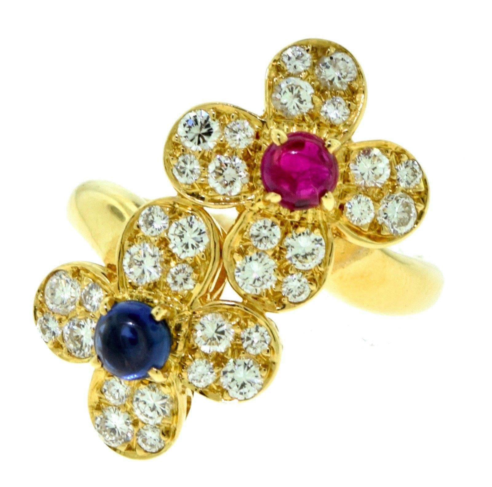 Van Cleef & Arpels Trefle Diamond Flower Ring with Ruby and Sapphire For Sale