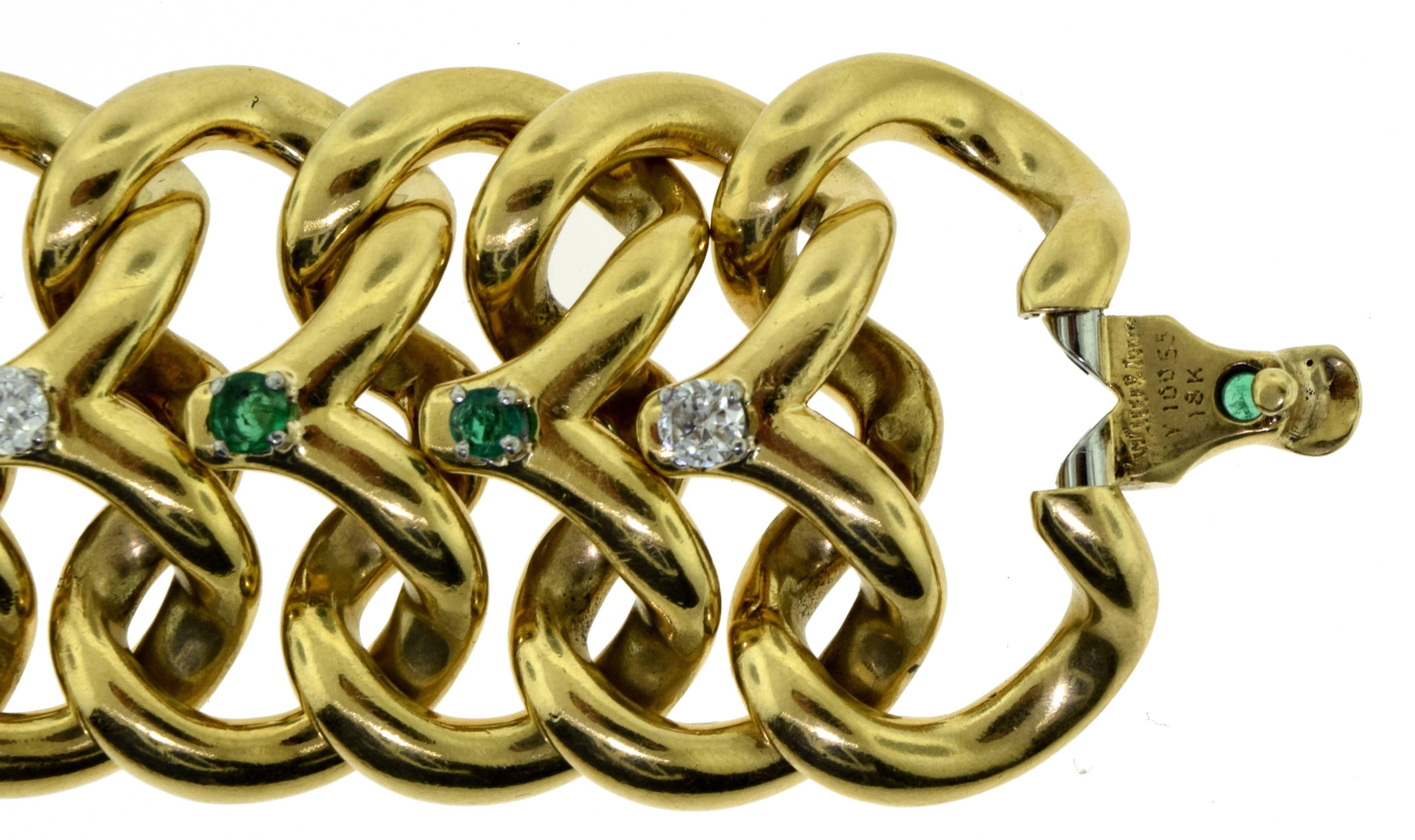 Van Cleef & Arpels Diamond and Emerald Yellow Gold Longchain Bracelet For Sale 1