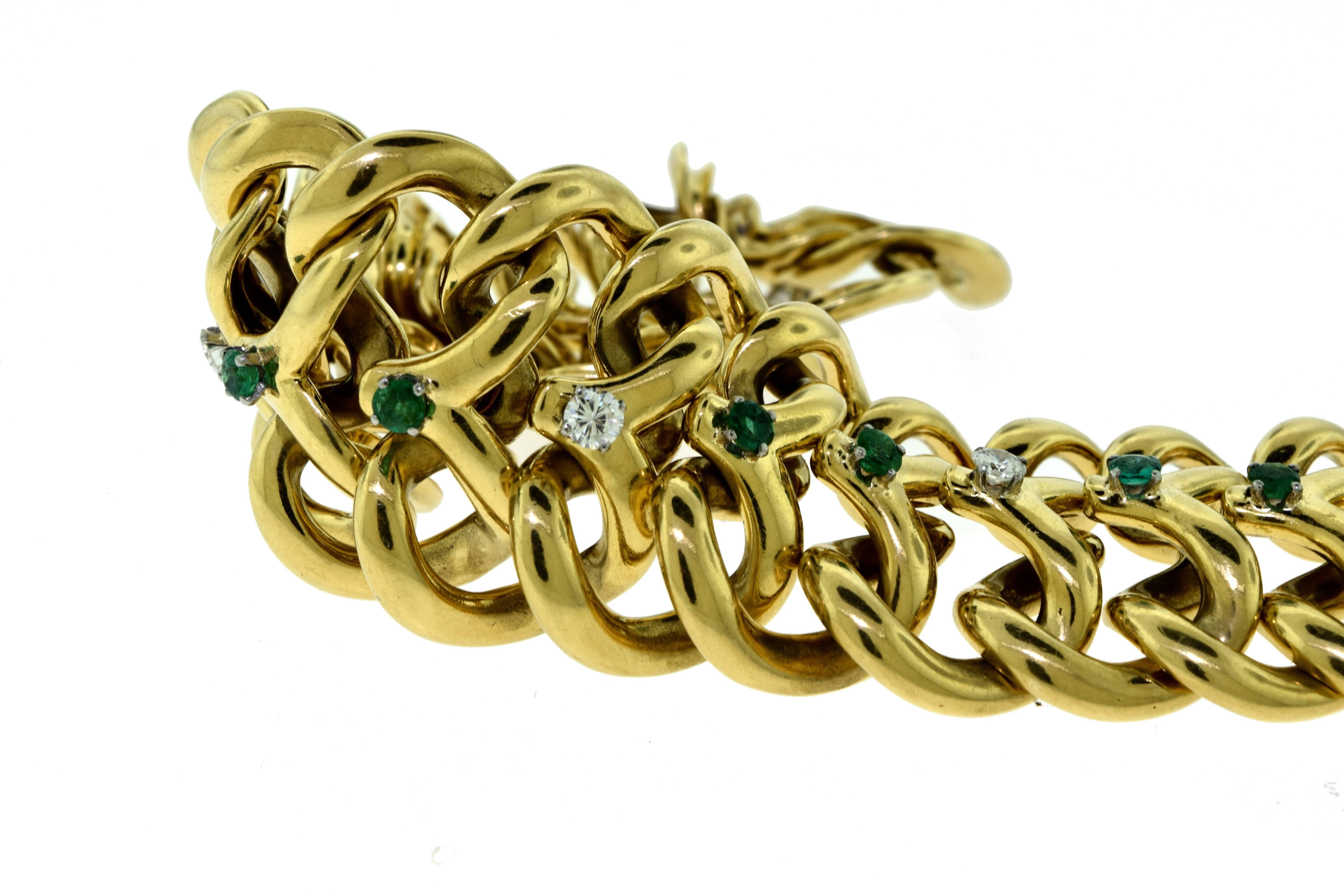 Van Cleef & Arpels Diamond and Emerald Yellow Gold Longchain Bracelet In Excellent Condition For Sale In Miami, FL
