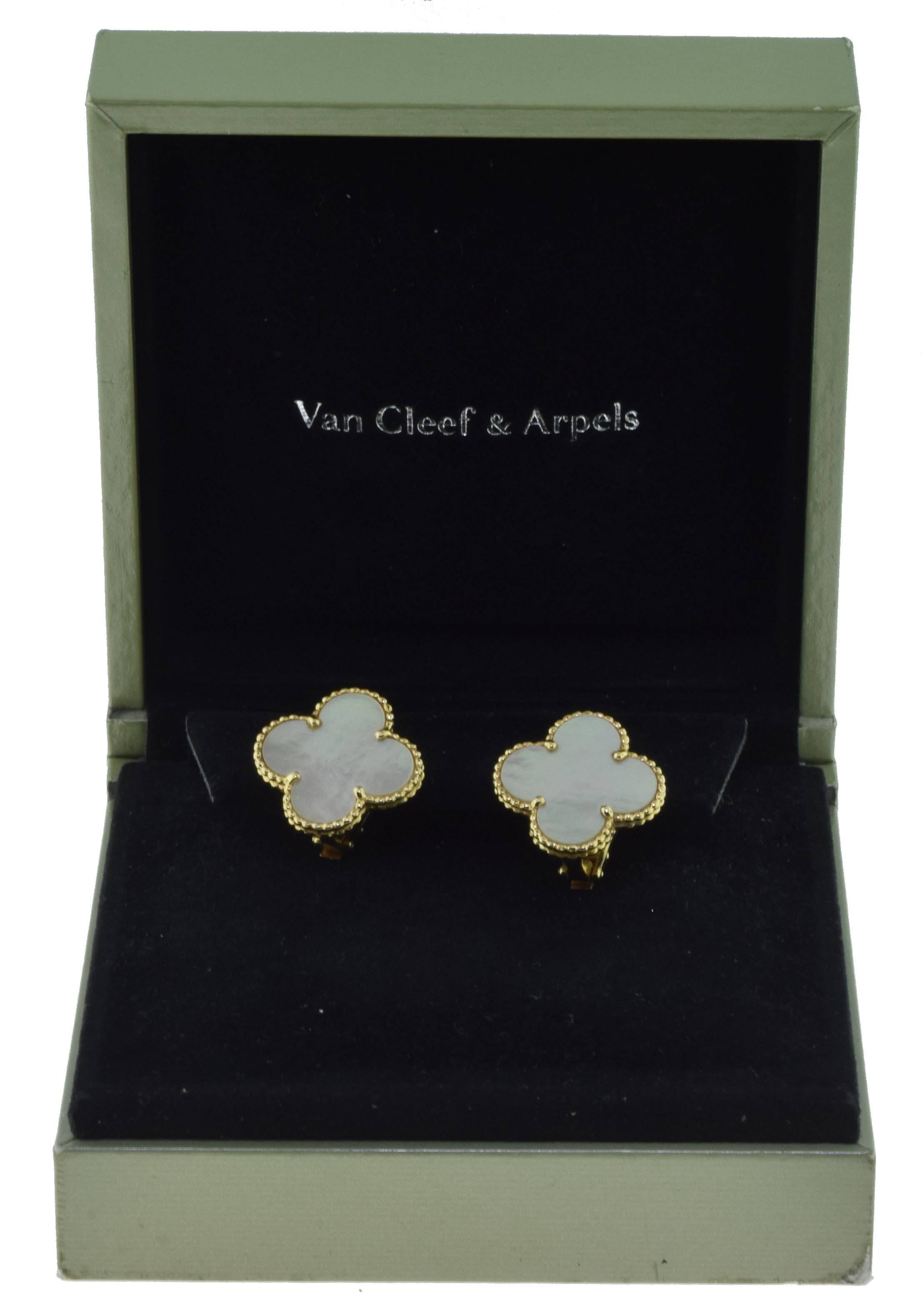 Van Cleef & Arpels Magic Alhambra Mother-of-Pearl Yellow Gold Large Earrings In Excellent Condition For Sale In Miami, FL