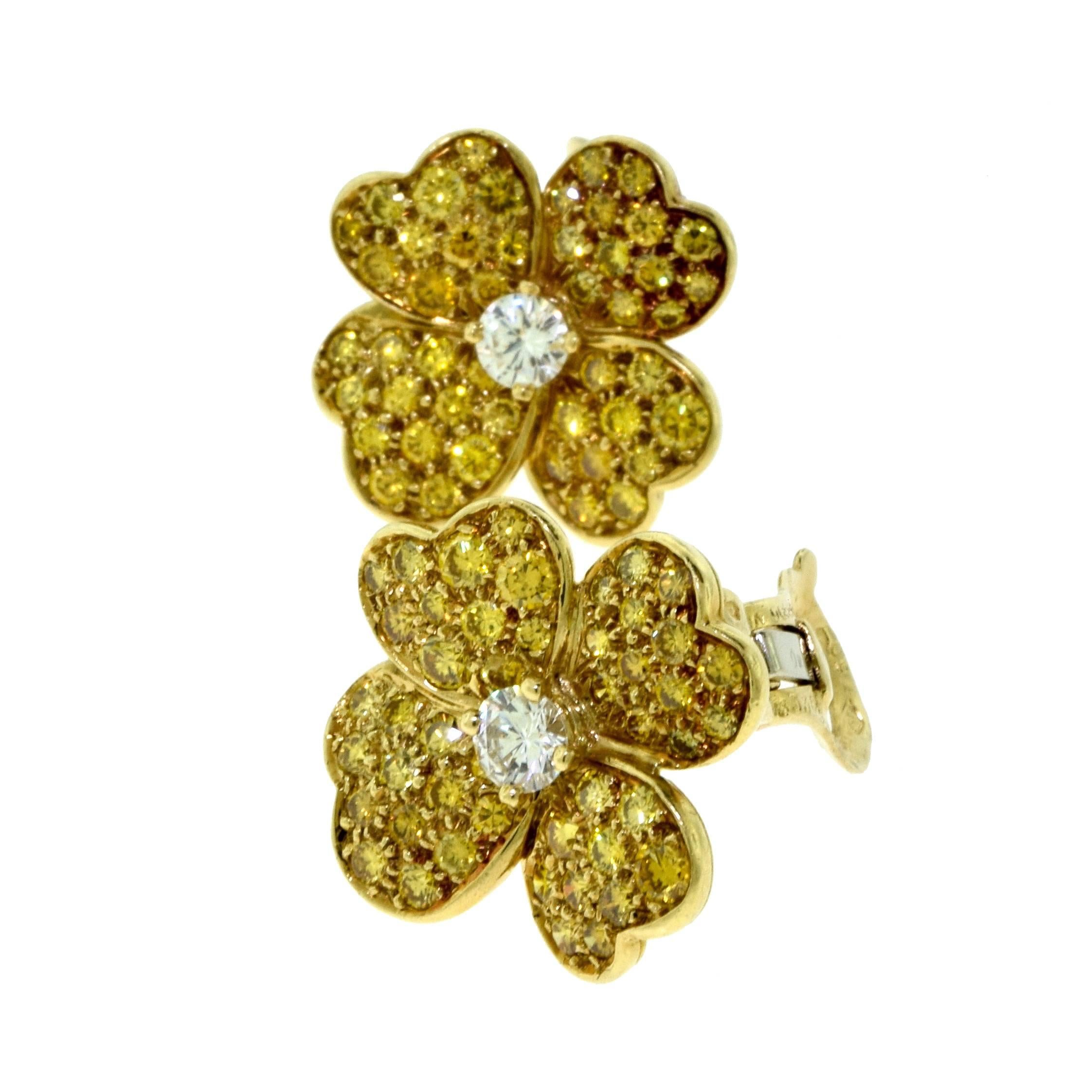 ITEM SPECIFICATIONS:
Designer: Van Cleef & Arpels
Collection: Cosmos
Metal: Yellow Gold , White Gold
Metal Purity: 18k
Stones: 2 Diamond Stones , Yellow Gold Diamonds
Total Item Weight (g): 10.2
Measurements: 19.96 x 20.25 mm
Collateral: Certificate