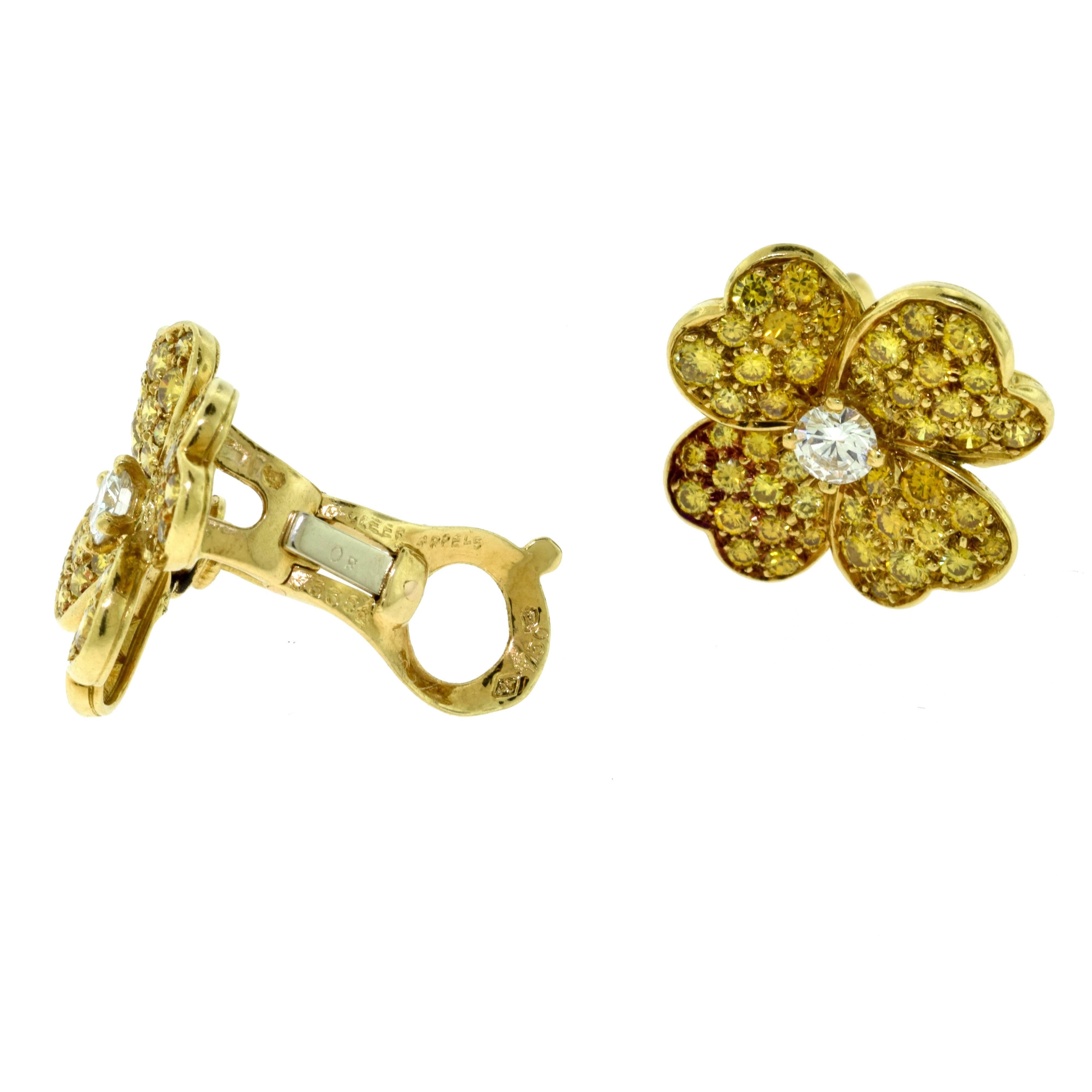 Van Cleef & Arpels Lg. Yellow Diamond Cosmos Flower Earrings Diamond Centre In Excellent Condition For Sale In Miami, FL