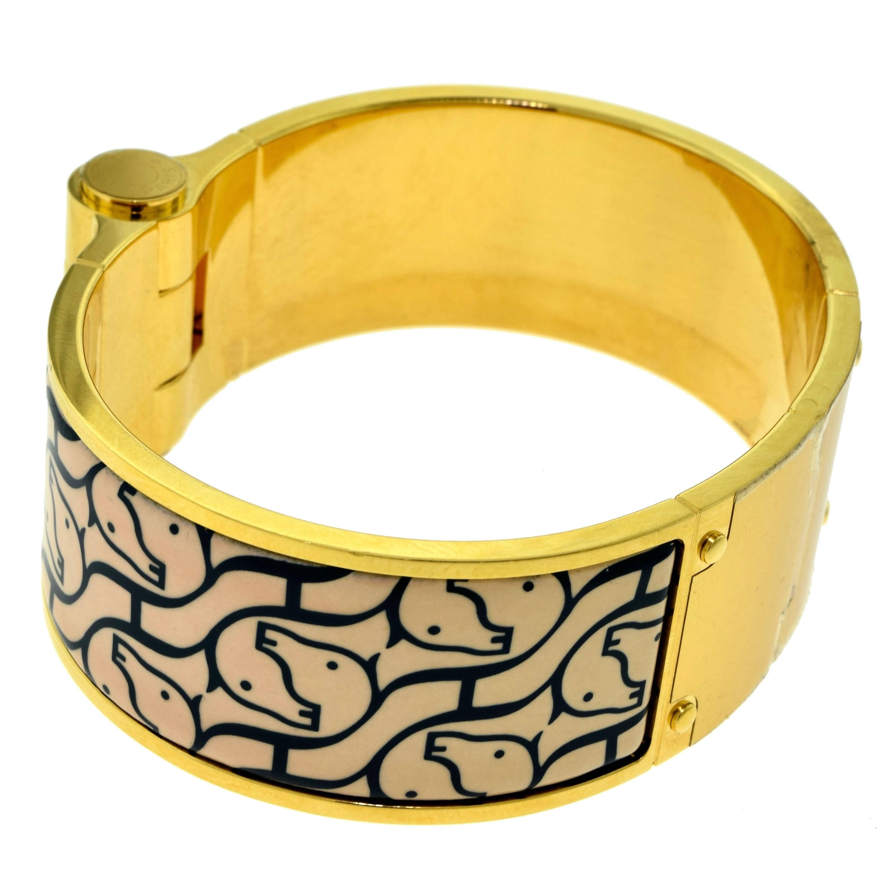 Hermes Cavalcadour à Cheval Wide Hinged Bracelet in Enamel, Size S In Excellent Condition In Miami, FL