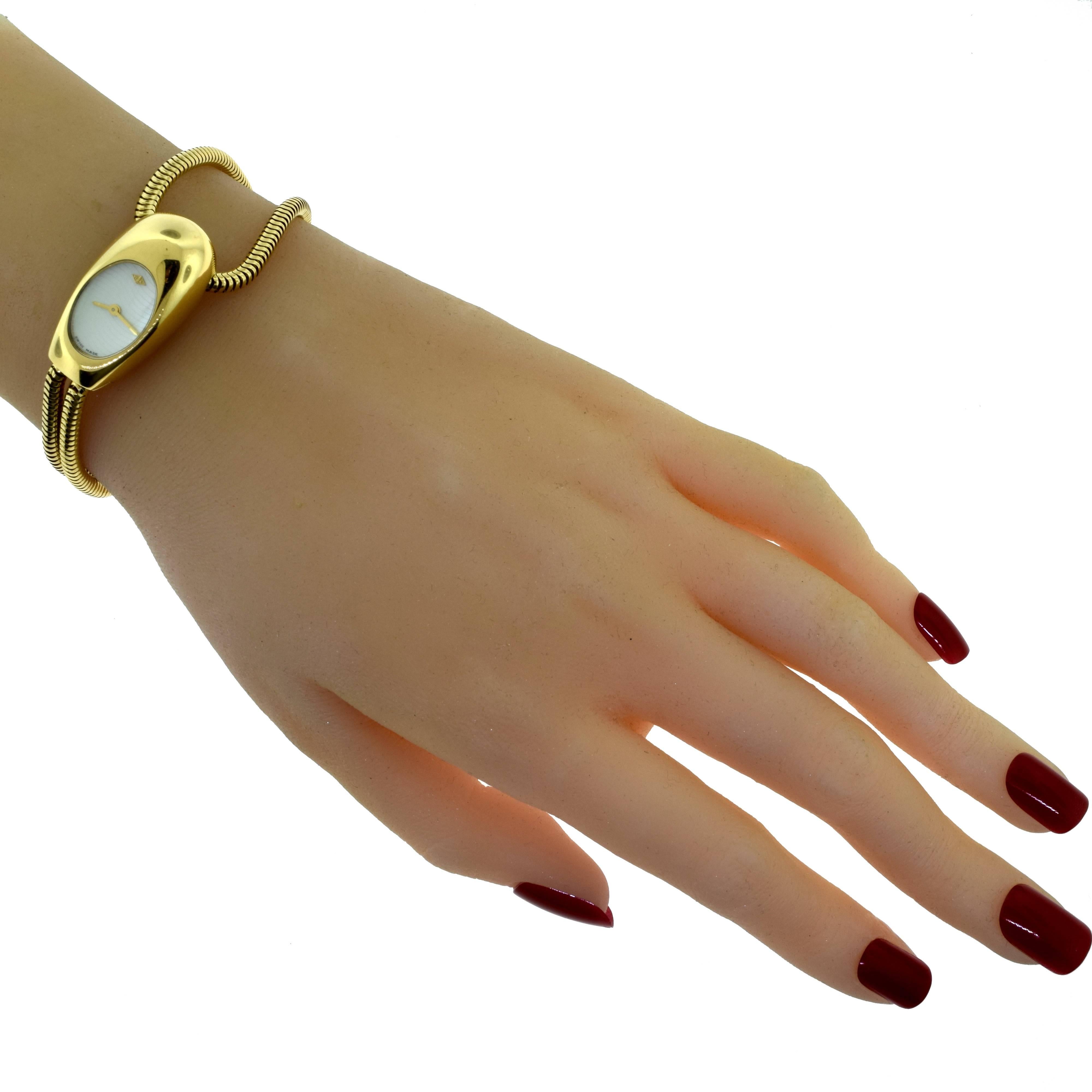Van Cleef & Arpels Cadenas Serties Yellow Gold Snake Bracelet Wristwatch In Excellent Condition In Miami, FL