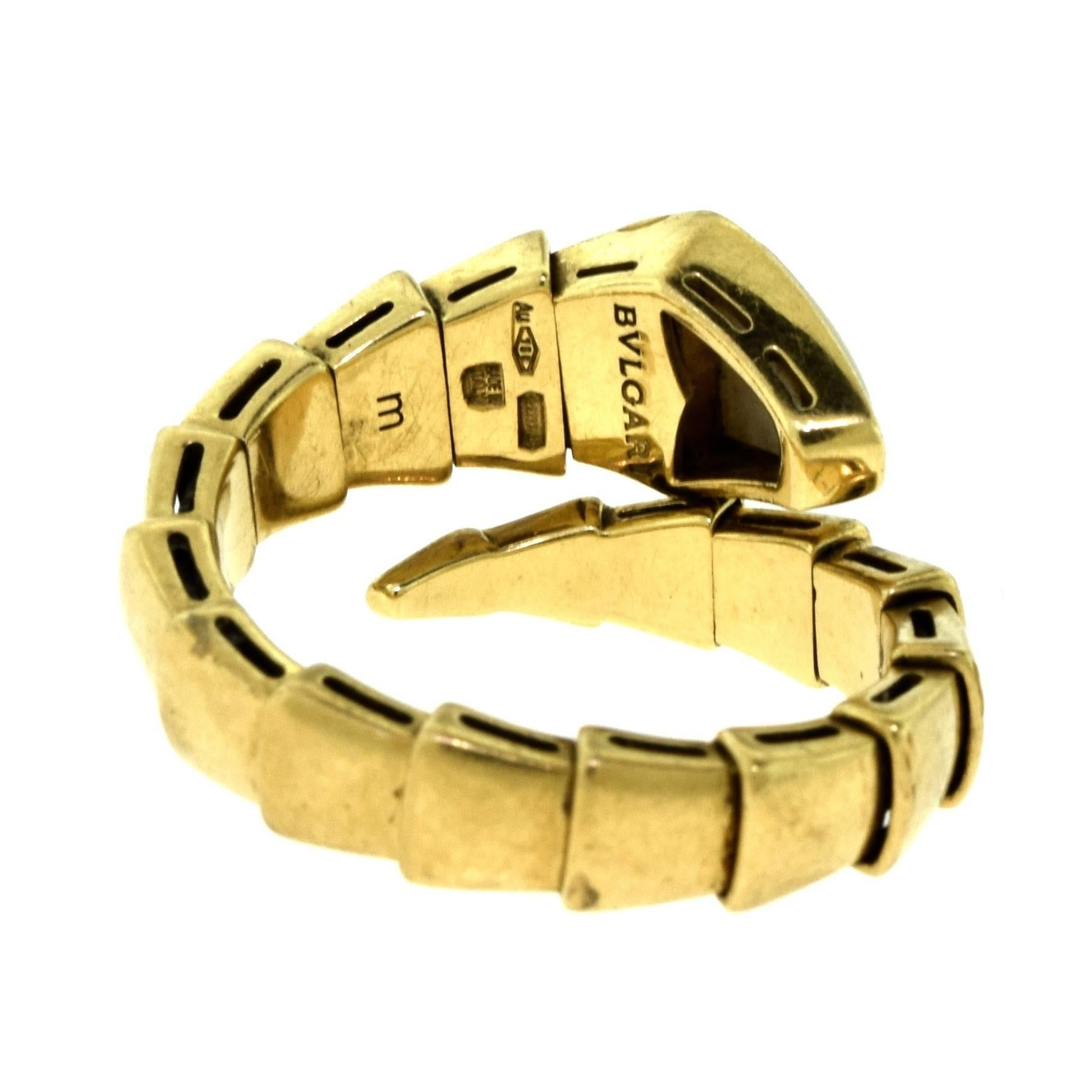 Bvlgari Serpenti 18 Karat Yellow Gold Ring with Mother-of-Pearl In Excellent Condition In Miami, FL