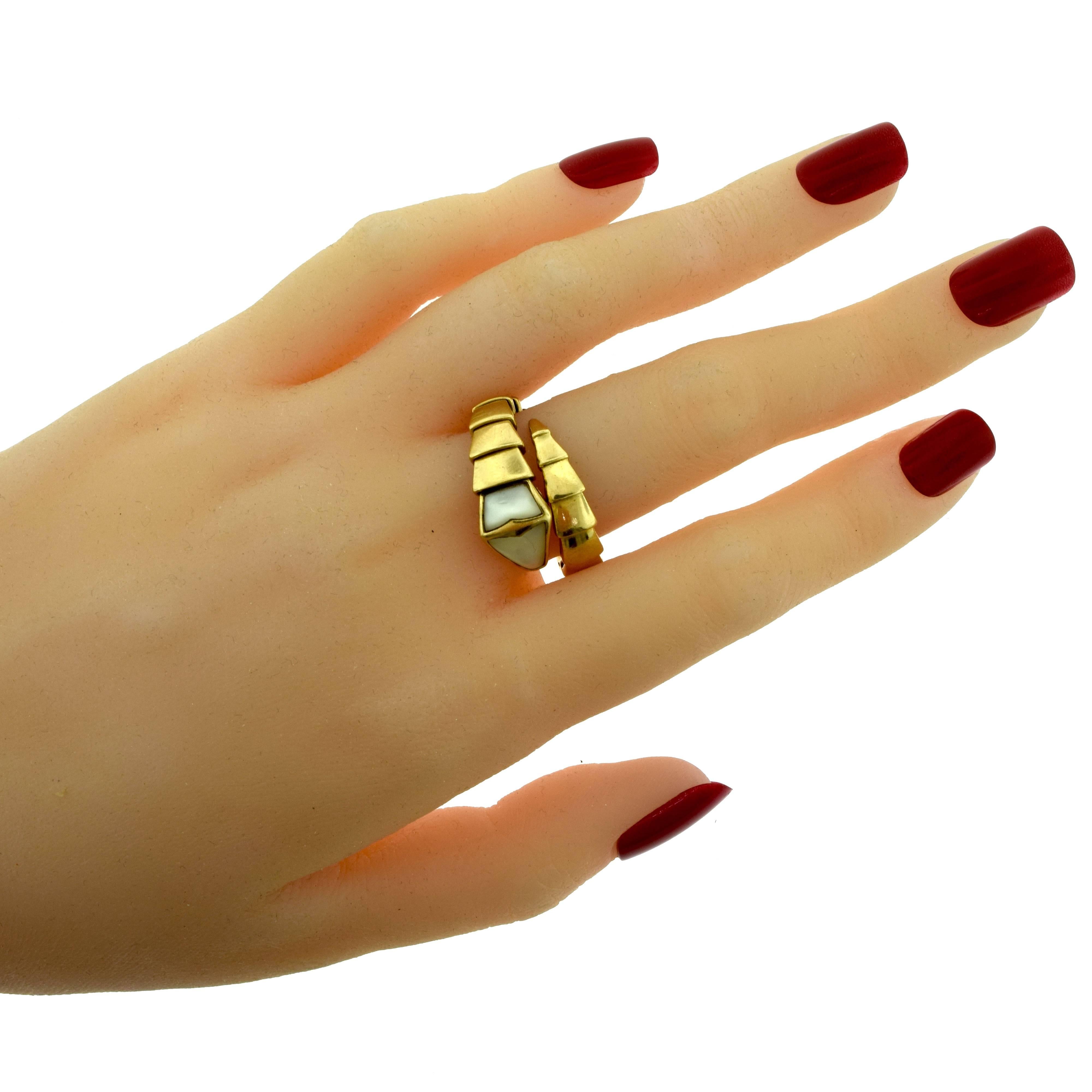 Women's or Men's Bvlgari Serpenti 18 Karat Yellow Gold Ring with Mother-of-Pearl