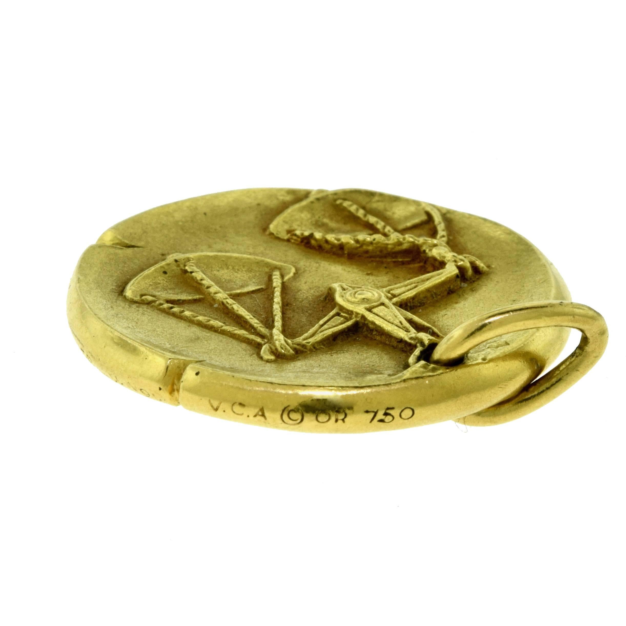Van Cleef & Arpels Yellow Gold Libra Zodiac Single Coin Pendant In Excellent Condition For Sale In Miami, FL