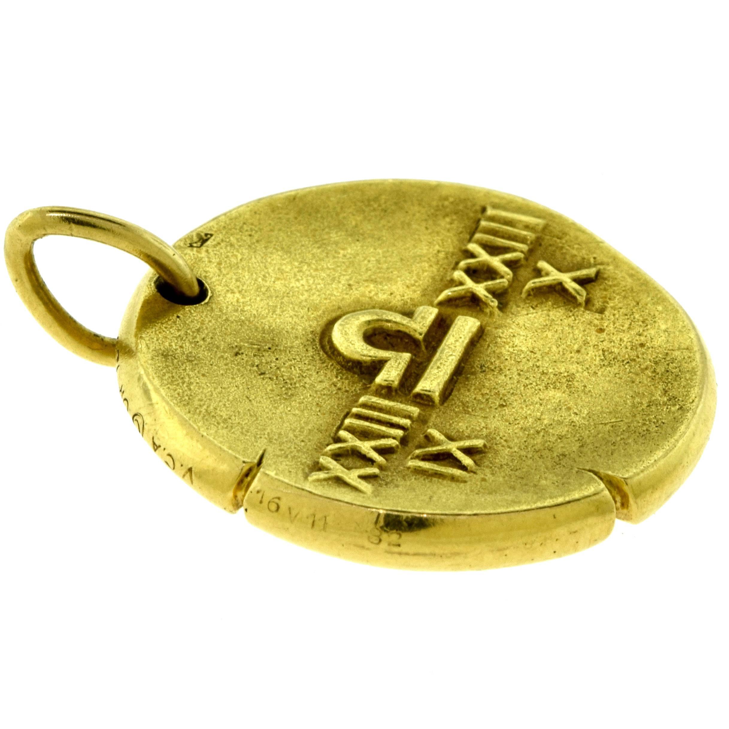 Women's or Men's Van Cleef & Arpels Yellow Gold Libra Zodiac Single Coin Pendant For Sale