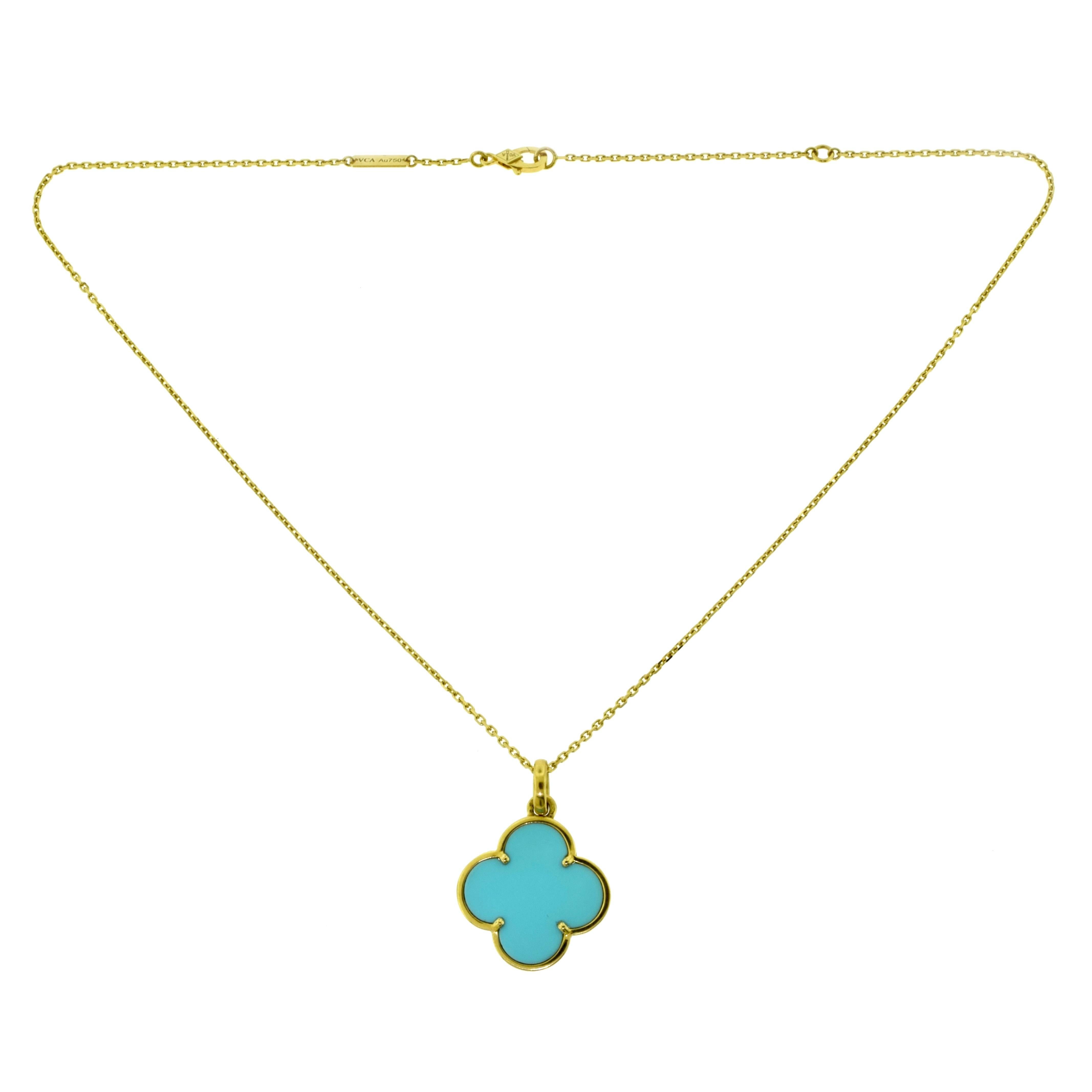 Van Cleef & Arpels Lg. Magic Alhambra Turquoise Pendant in Yellow Gold, Chain In Excellent Condition For Sale In Miami, FL