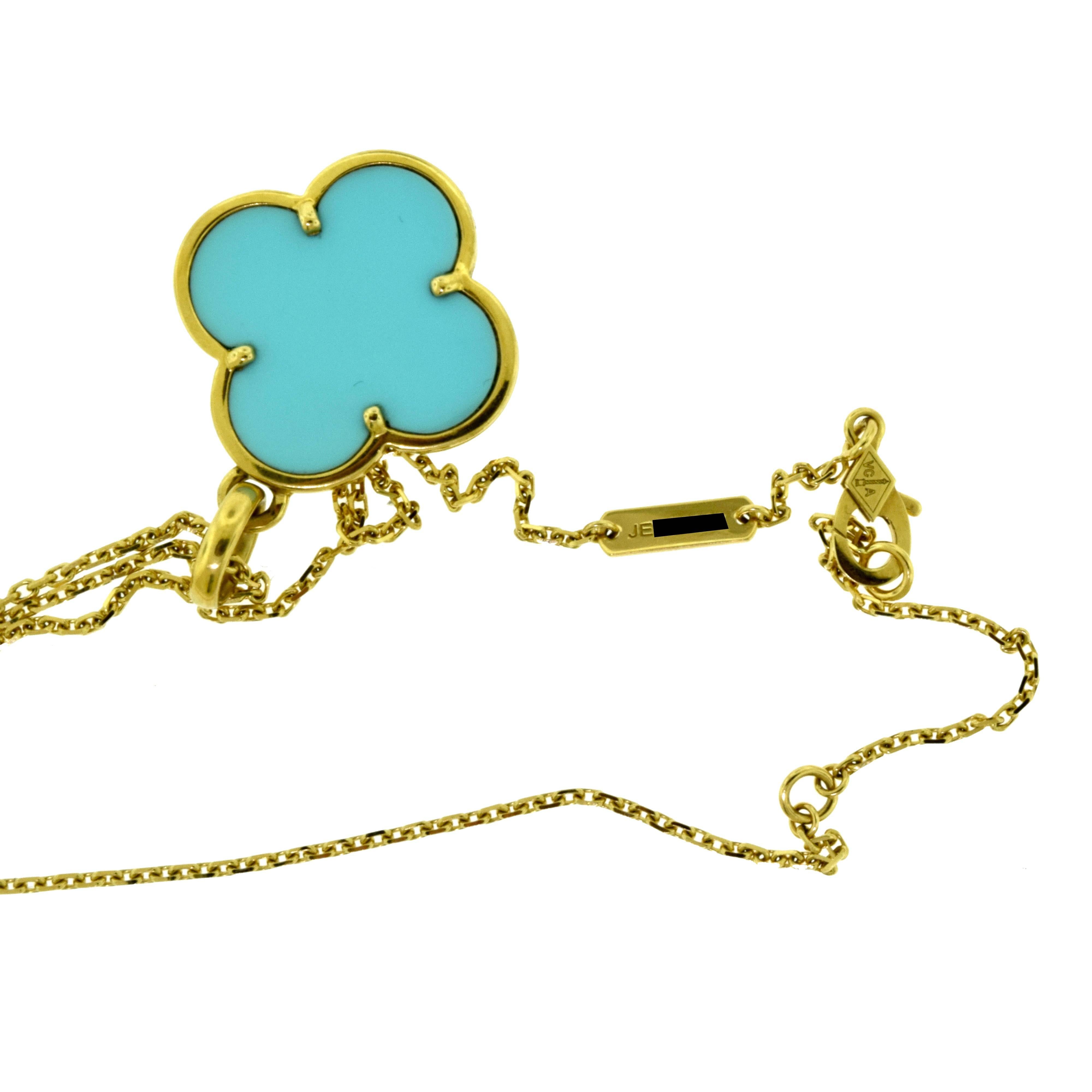 Women's or Men's Van Cleef & Arpels Lg. Magic Alhambra Turquoise Pendant in Yellow Gold, Chain For Sale